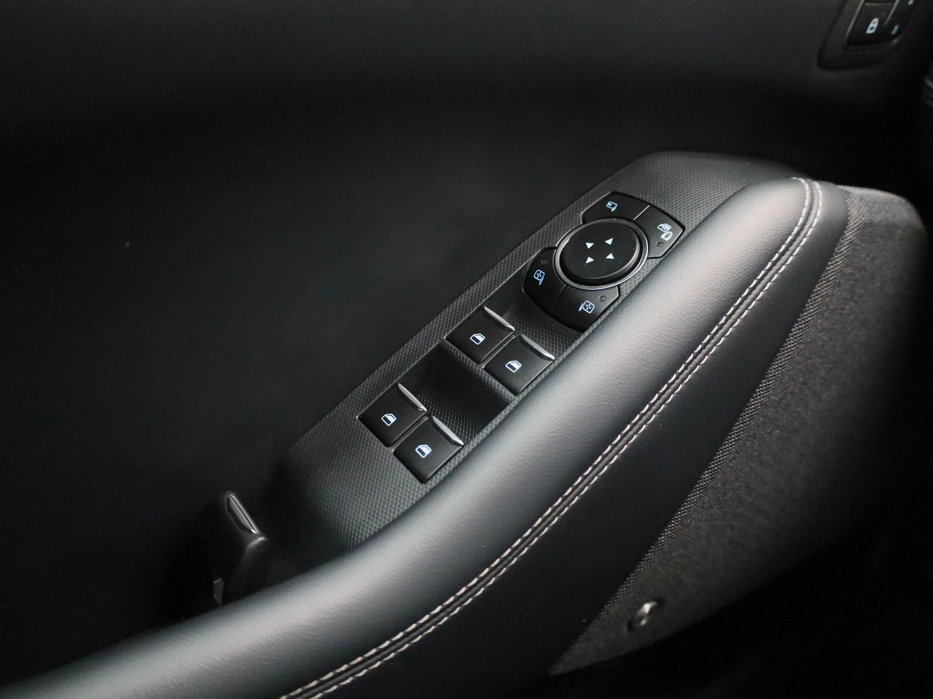 Ford-Mustang Mach-E-image-23