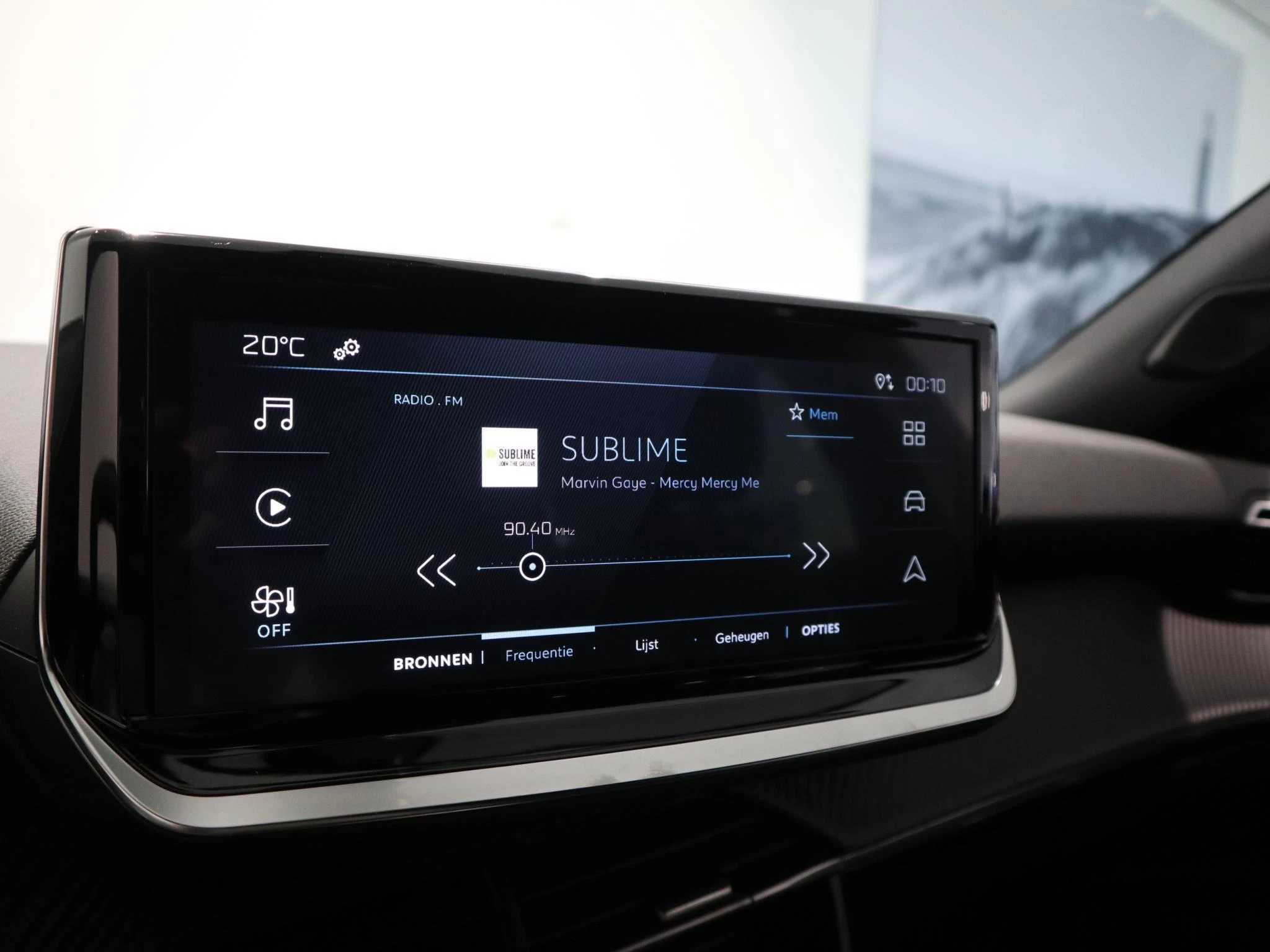 Peugeot-2008-image-15