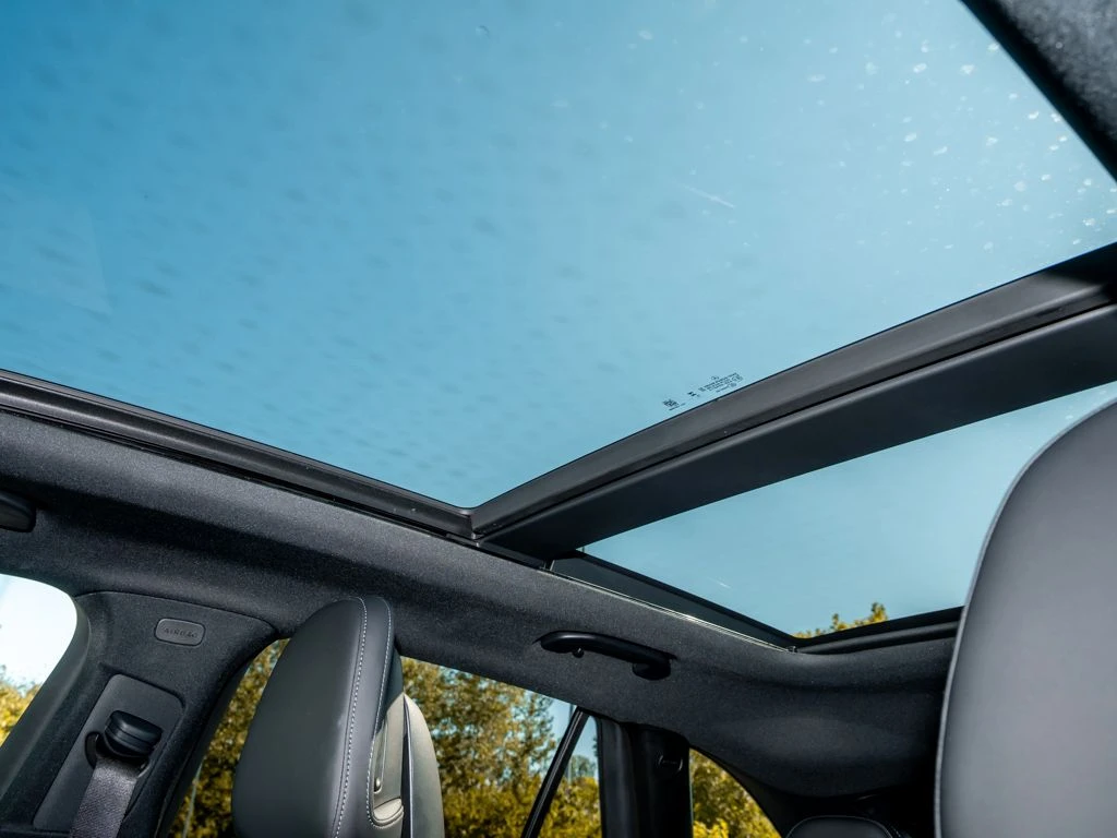 Mercedes-Benz-GLC 220 d-image-14