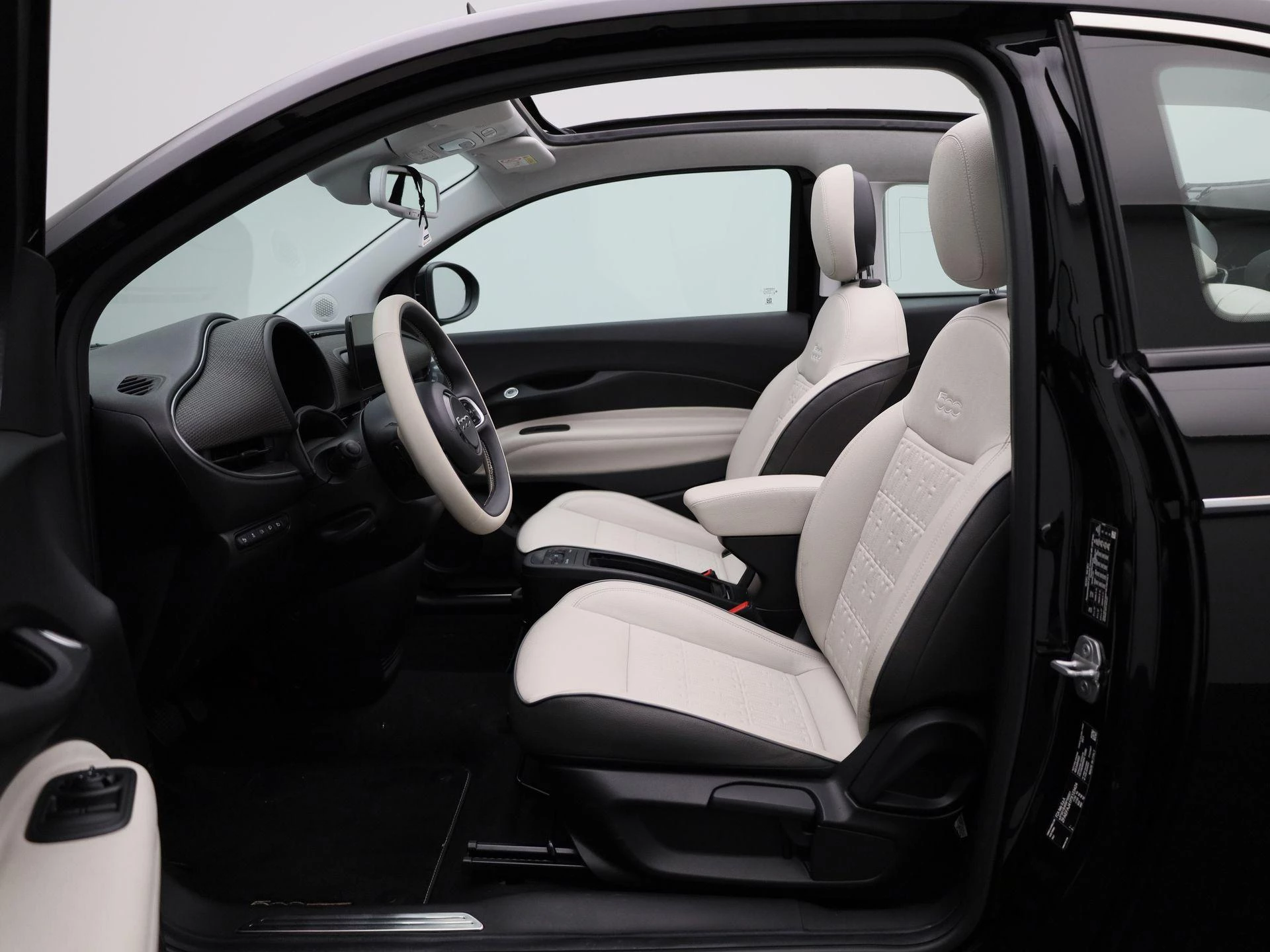 Fiat-500e-image-8