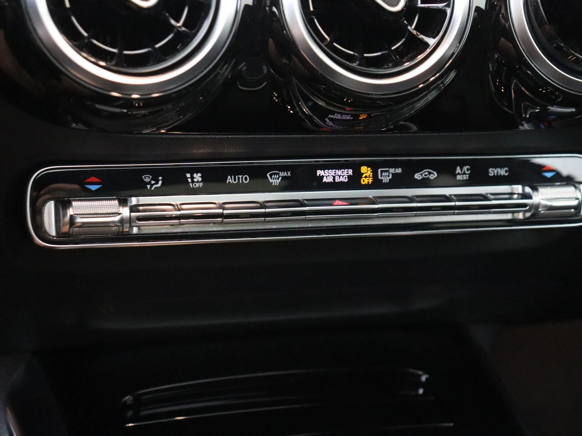 Mercedes-Benz B-Klasse 180 Business Solution AMG