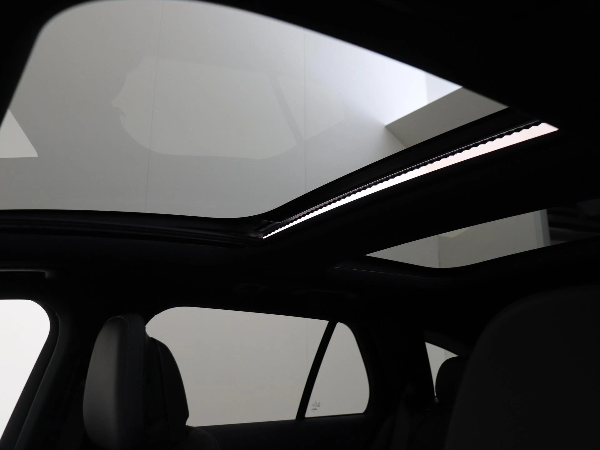 Mercedes-Benz-E-Klasse-image-29