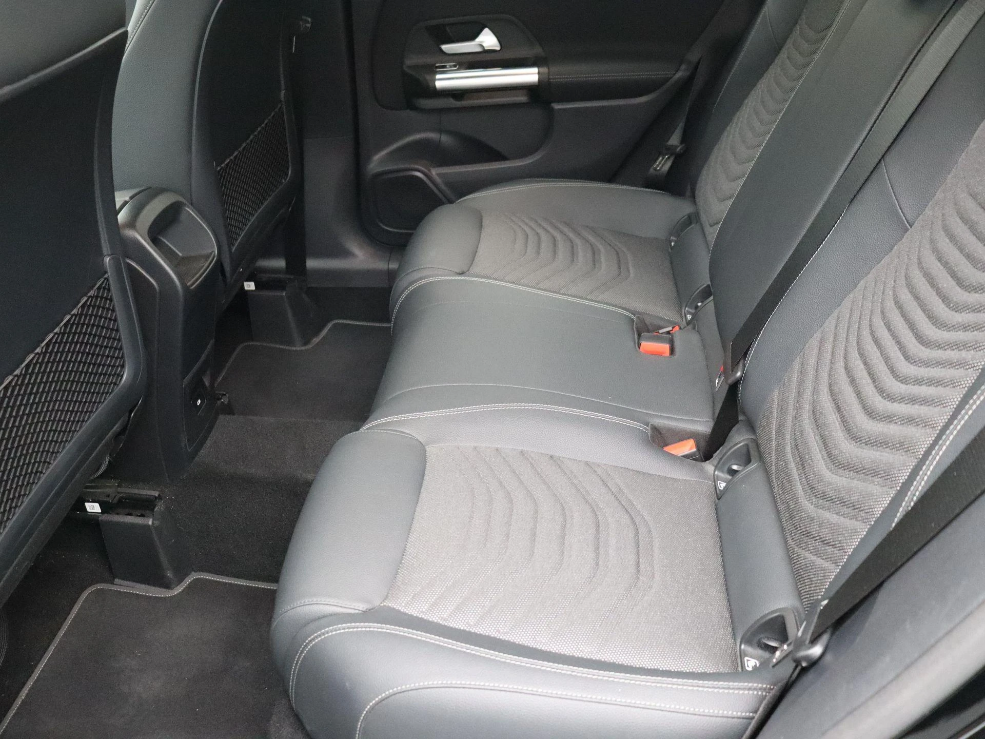 Mercedes-Benz Classe B 180 Business Line + CARPLAY + LED +