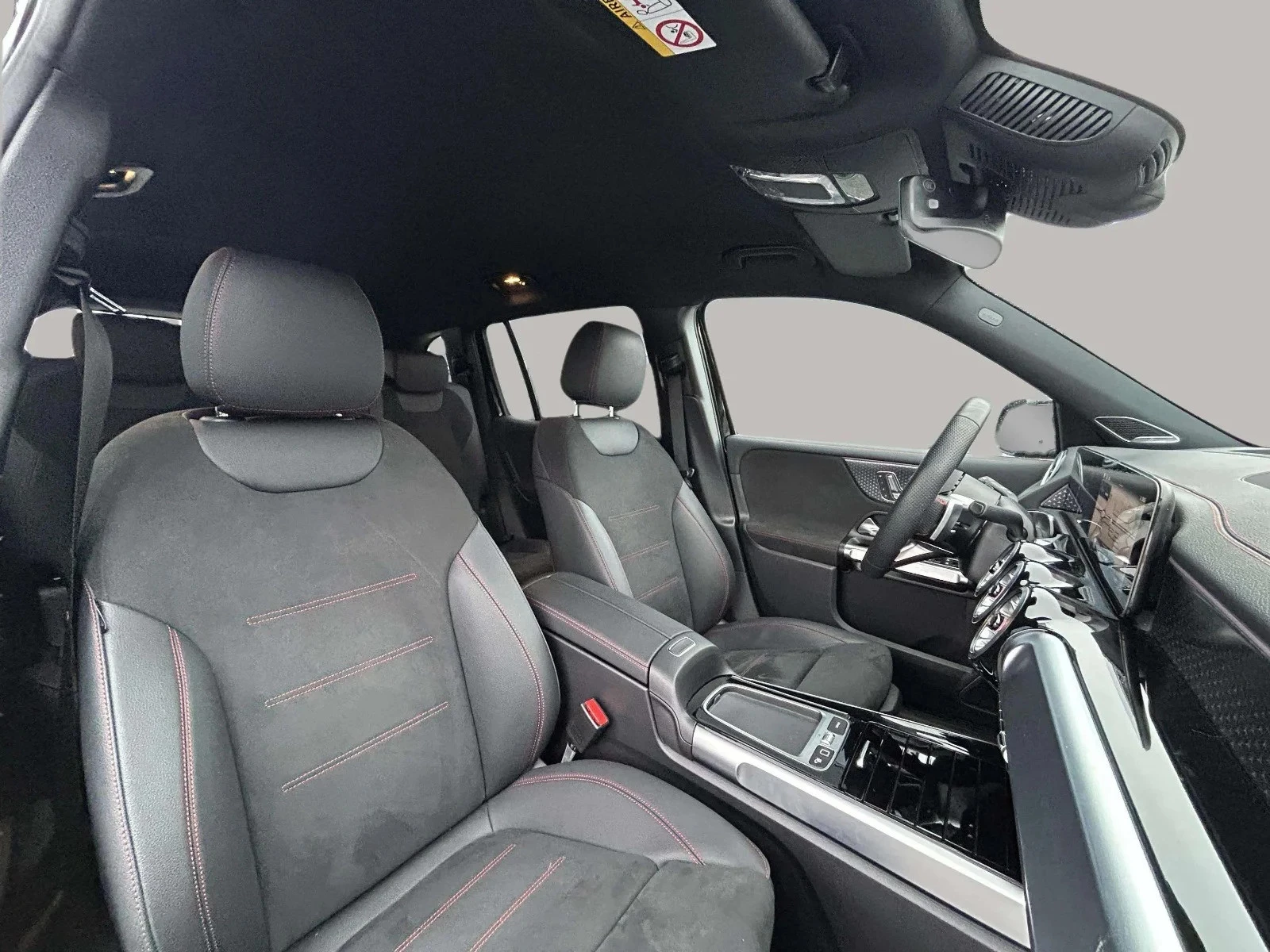 Mercedes-Benz-EQB-image-13