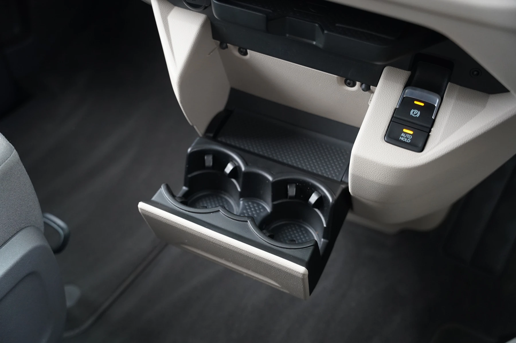Volkswagen-California-image-23