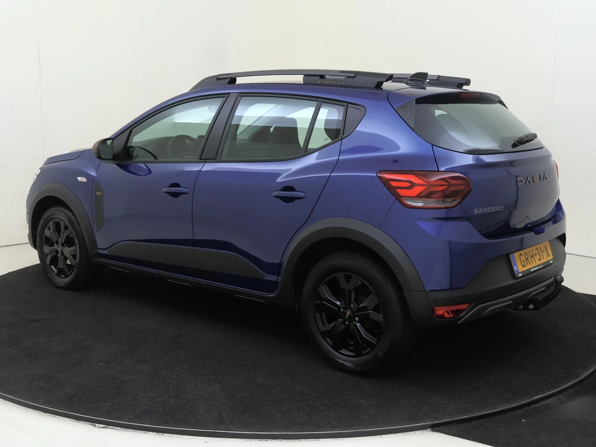 Dacia-Sandero Stepway-image-2