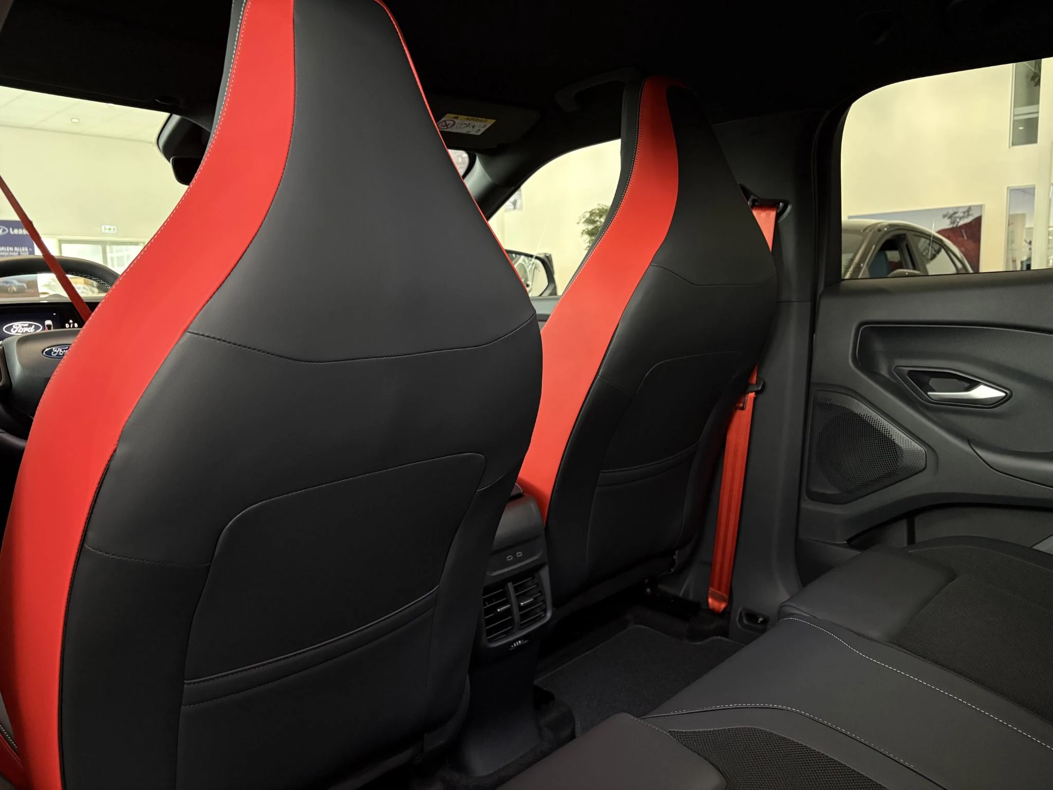 Ford Explorer Collection Extended Range RWD