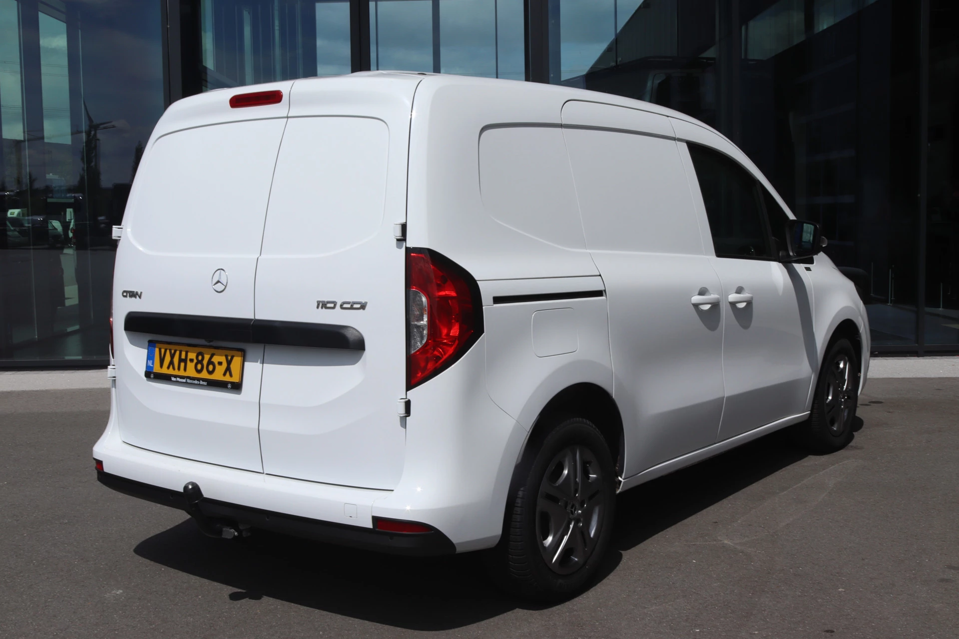 Mercedes-Benz-Citan-image-2