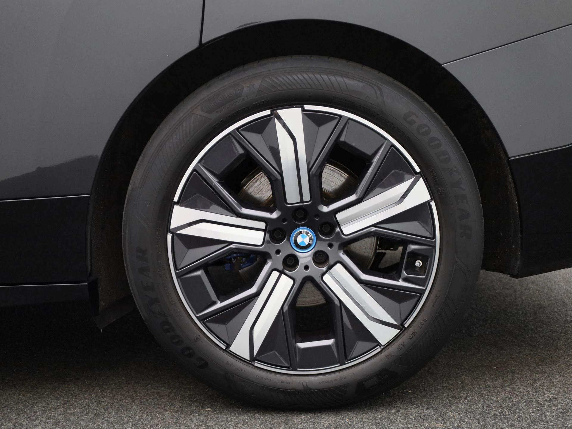 BMW-iX-image-11