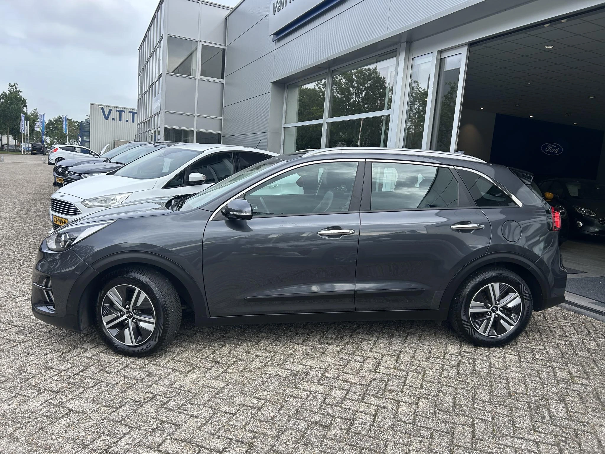 Kia-Niro-image-1