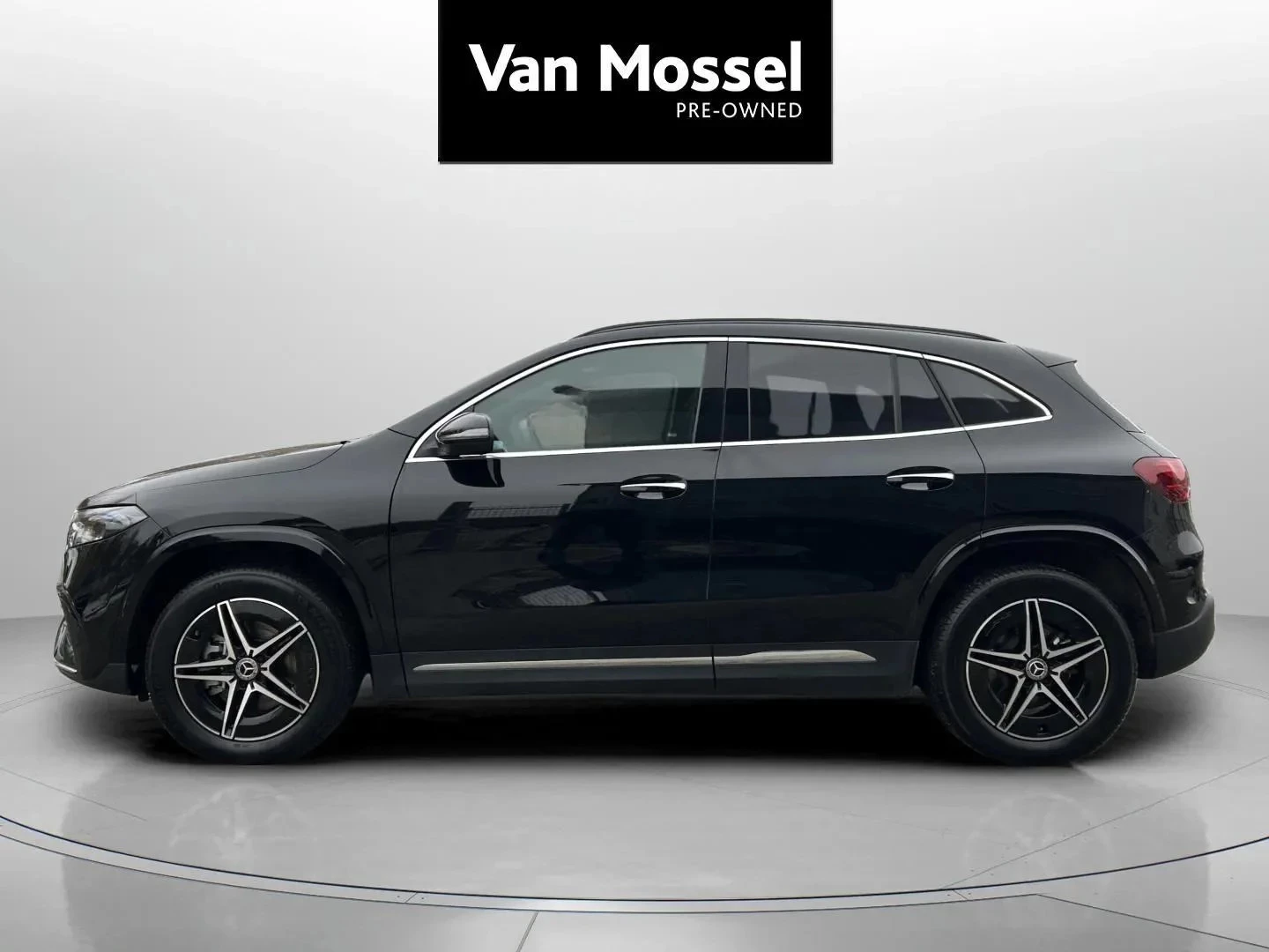 Mercedes-Benz-EQA-image-7