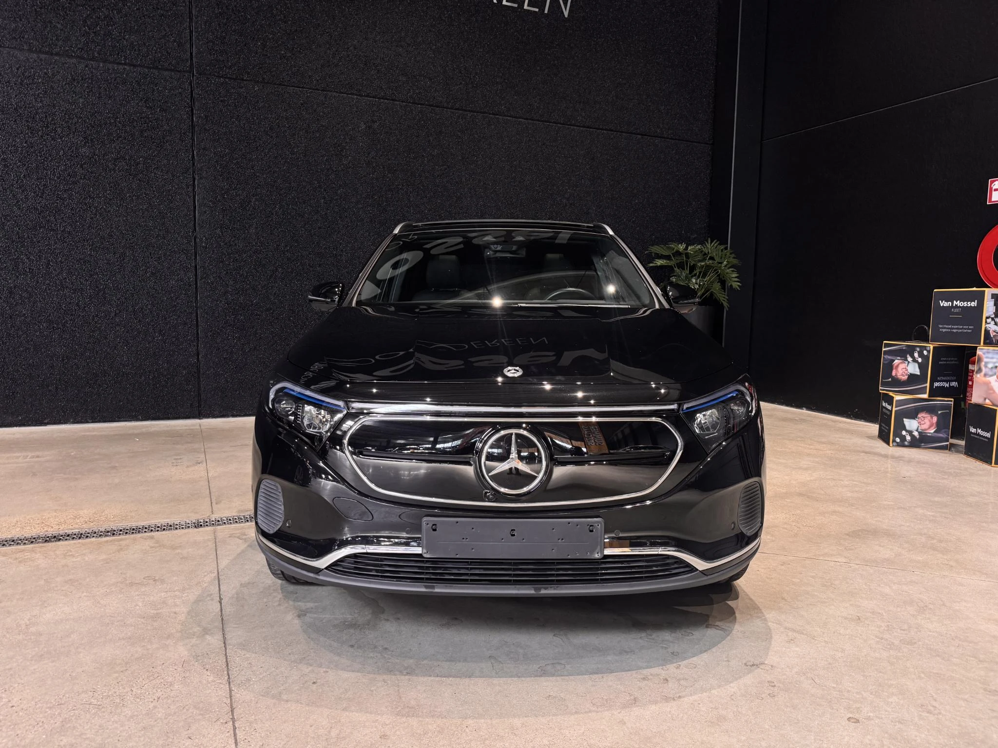 Mercedes-Benz-EQA-image-1