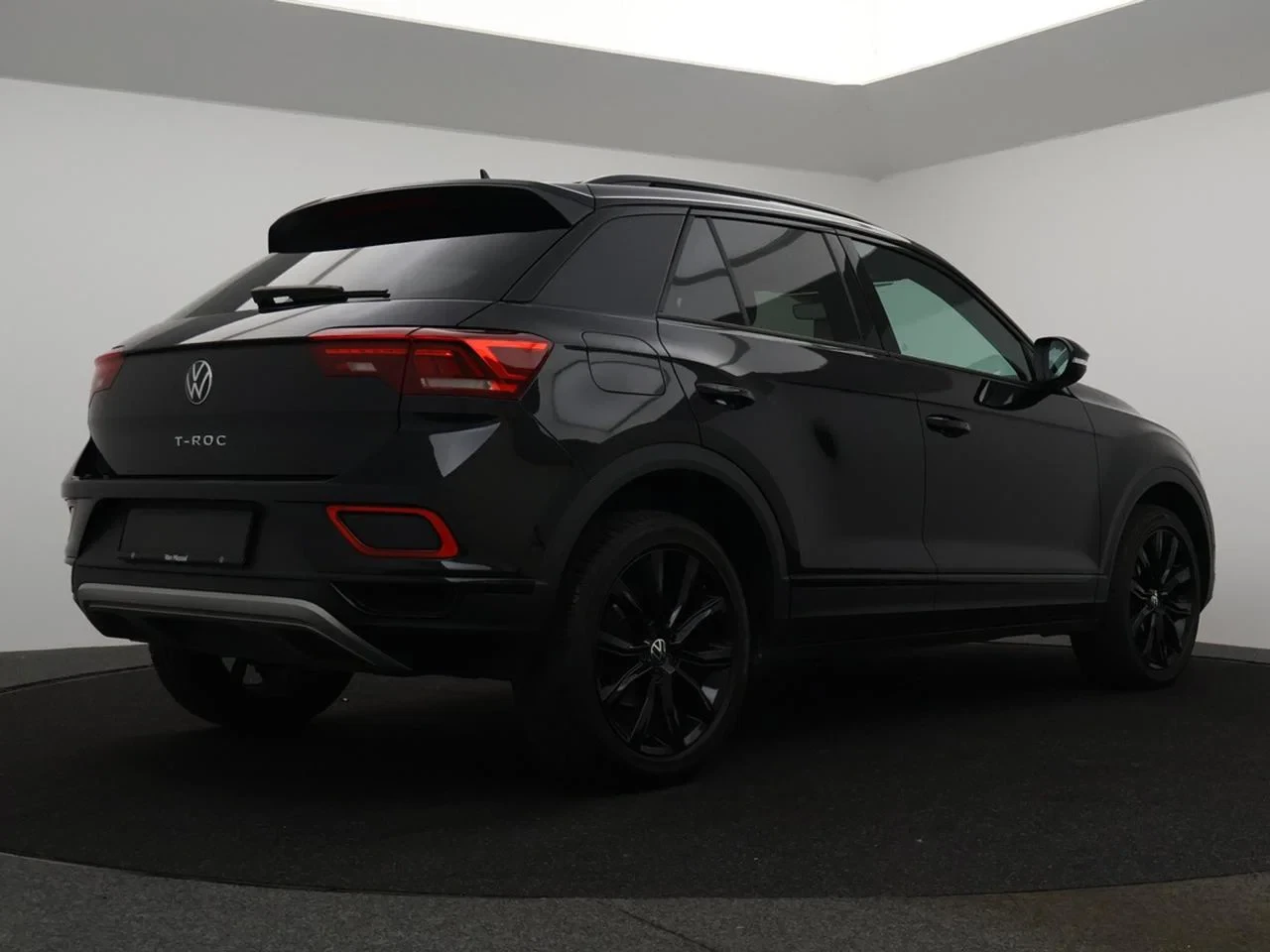 Volkswagen-T-Roc-image-6