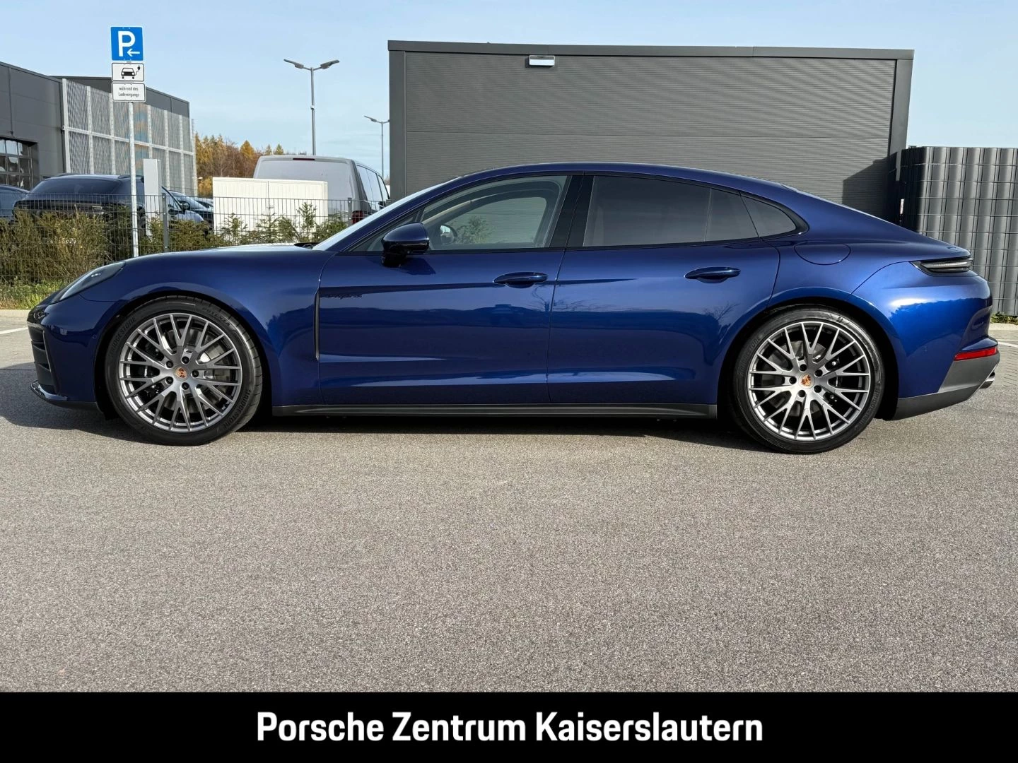 Porsche-Panamera-image-1