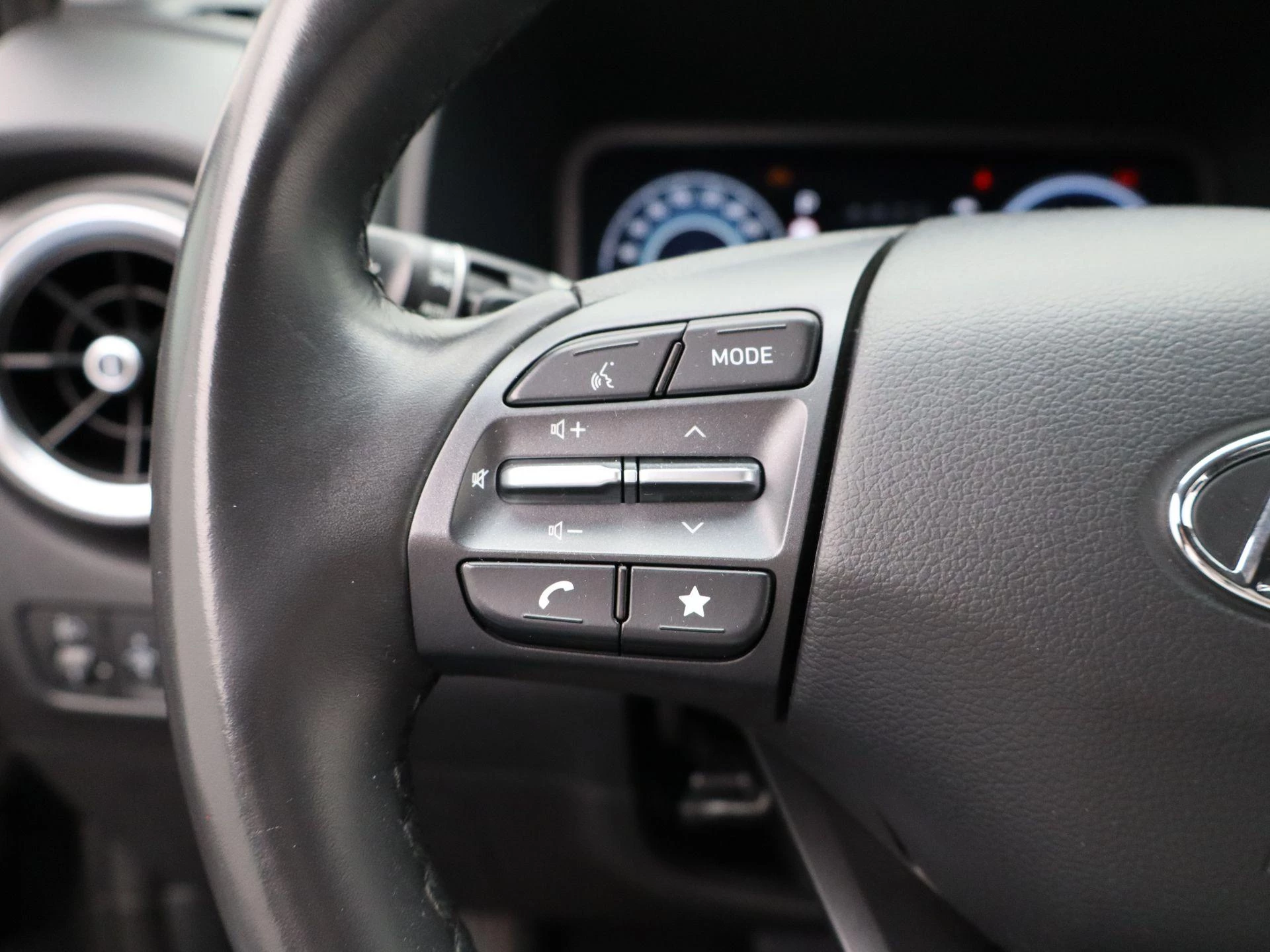 Hyundai Kona 1.6 GDI HEV Fashion Design Sky