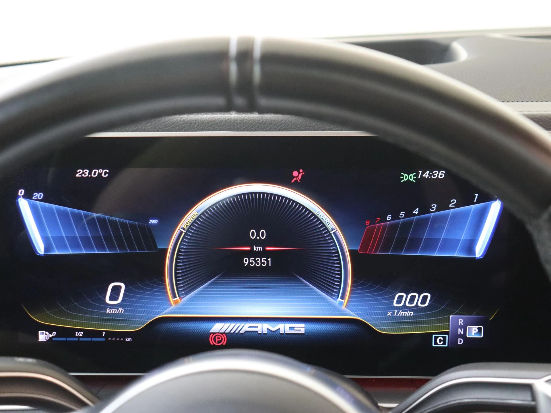 Mercedes-Benz-GLE-image-15