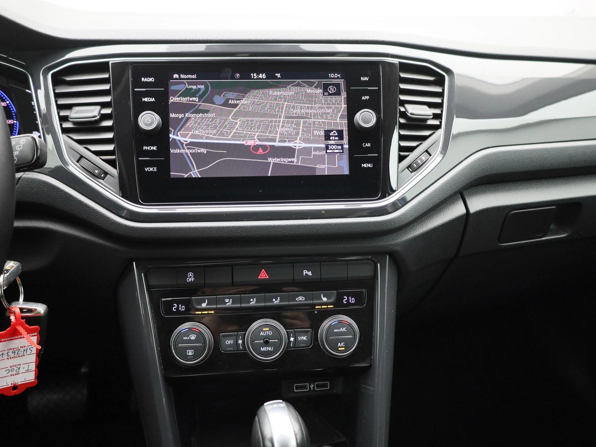 Volkswagen-T-Roc-image-8