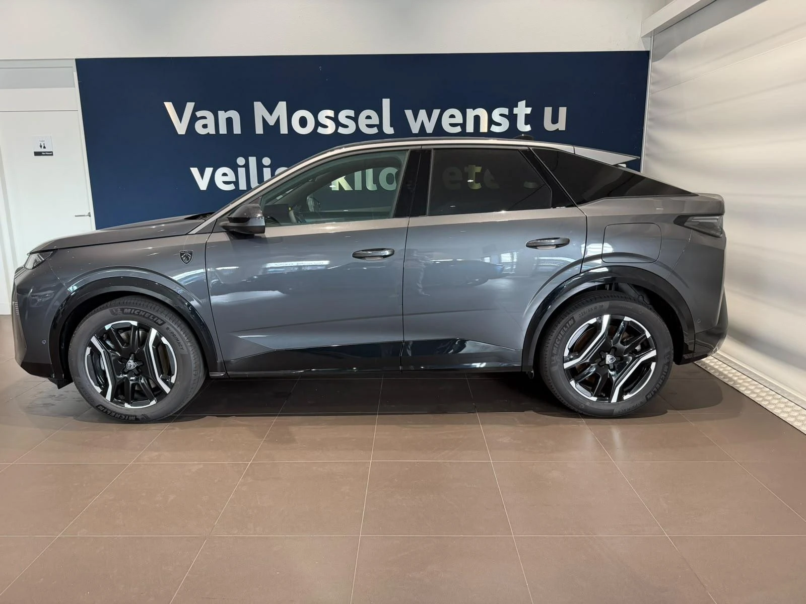 Peugeot-e-3008-image-1