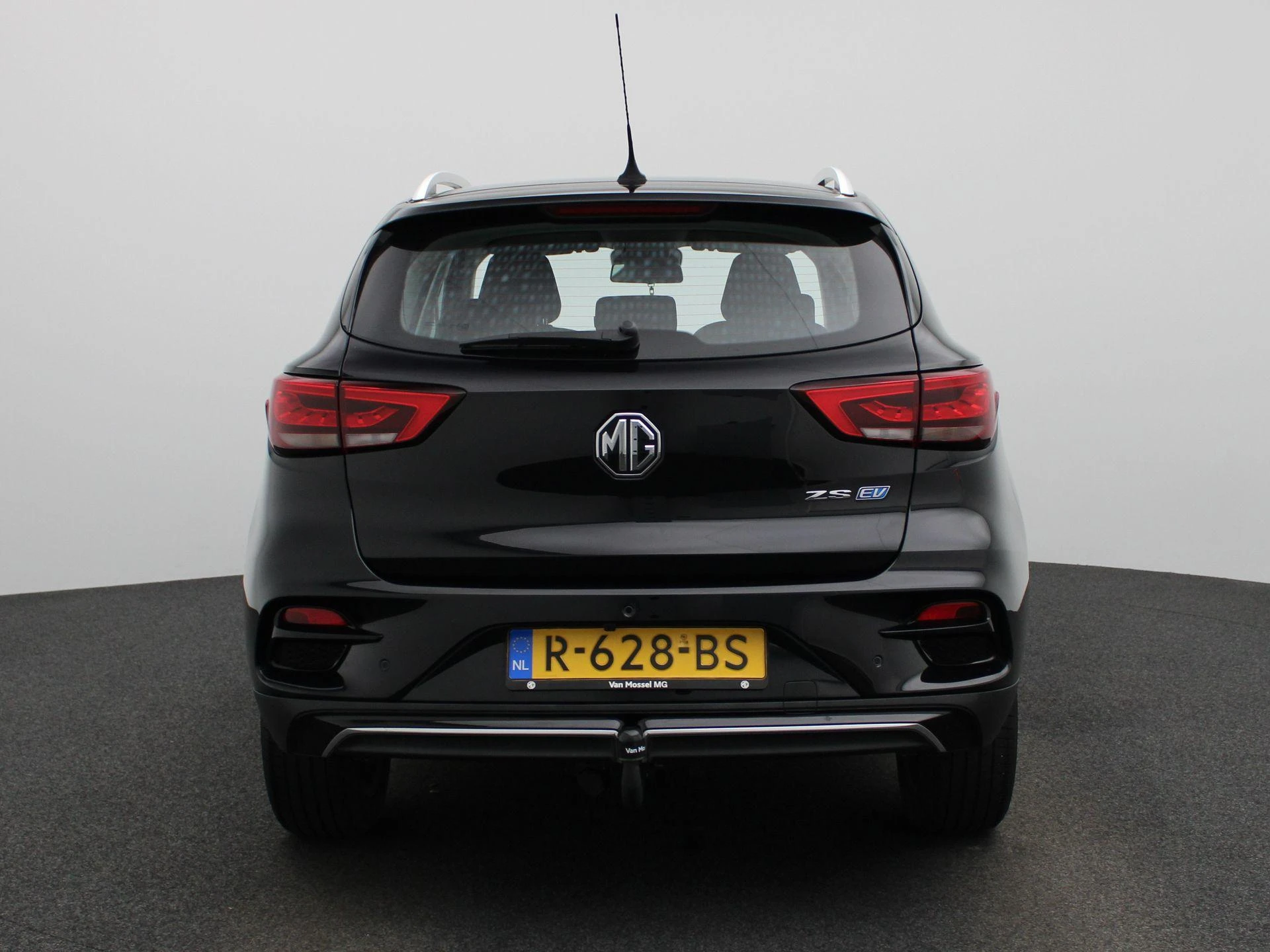 MG-ZS EV-image-4