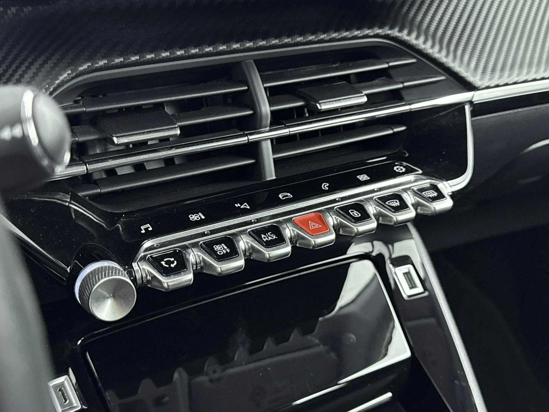 Peugeot-208-image-26