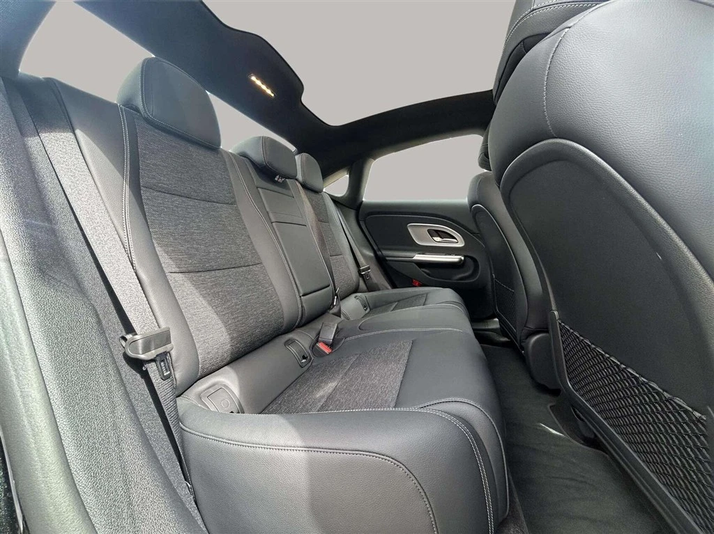 Mercedes-Benz-CLA-image-19