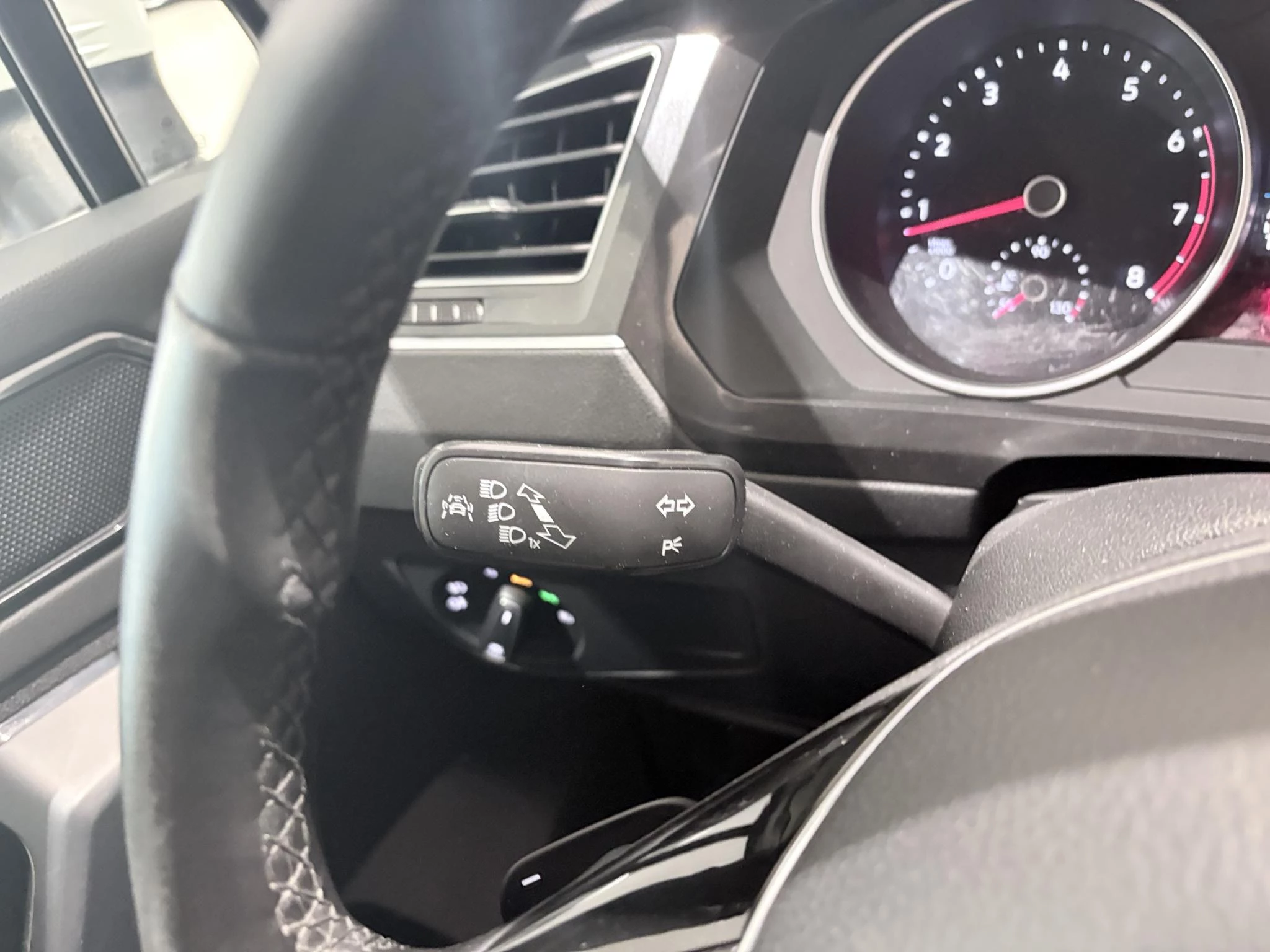 Volkswagen-Tiguan-image-14