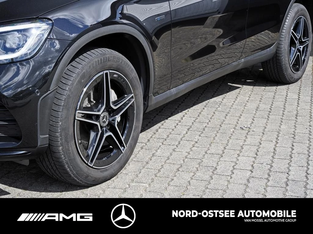 Mercedes-Benz GLC 300 de 4M AMG KAMERA PANO AHK NIGHT SOUND AMG LineX254 GLC 300 de 4M AMG KAMERA PANO AHK NIGHT SOUND AMG Line