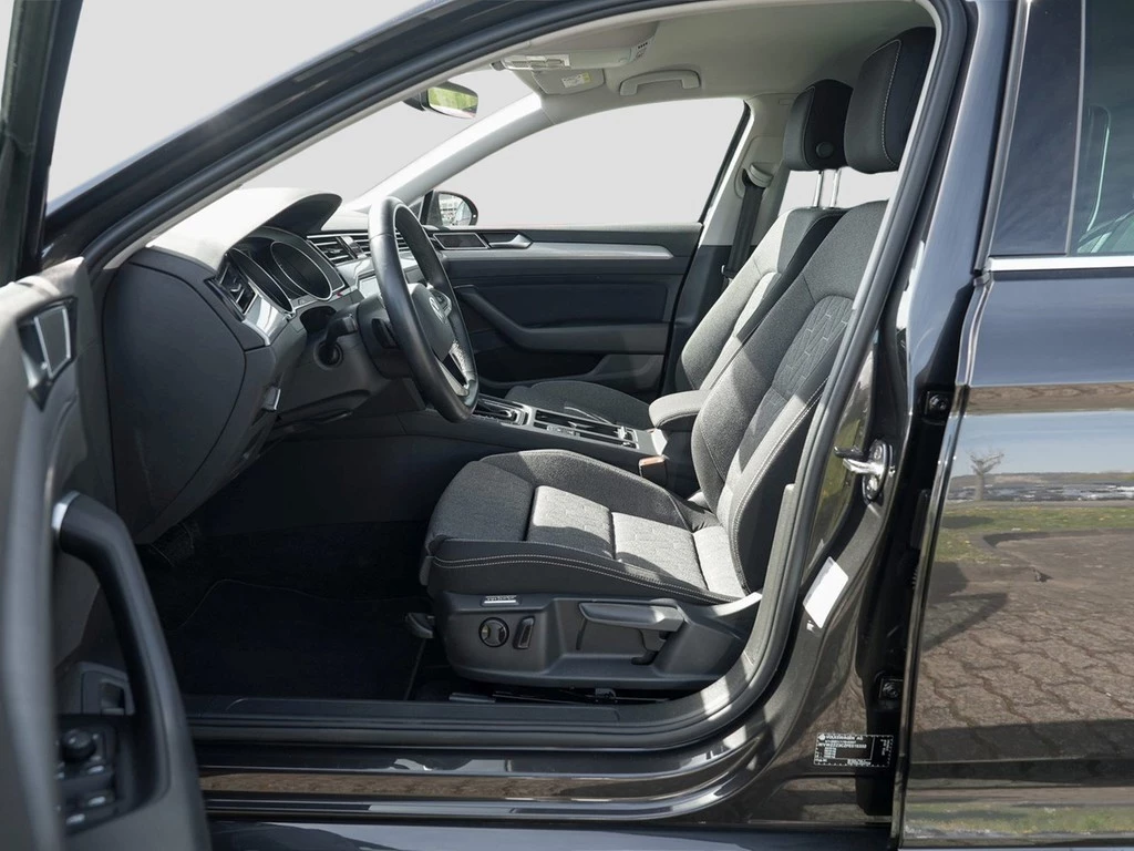 Volkswagen Passat Variant 1.5 TSI DSG Business *LED*AHK*Navi*App-Connect*ACC*PDC*Front-Assist*Climatronic*Sitzh