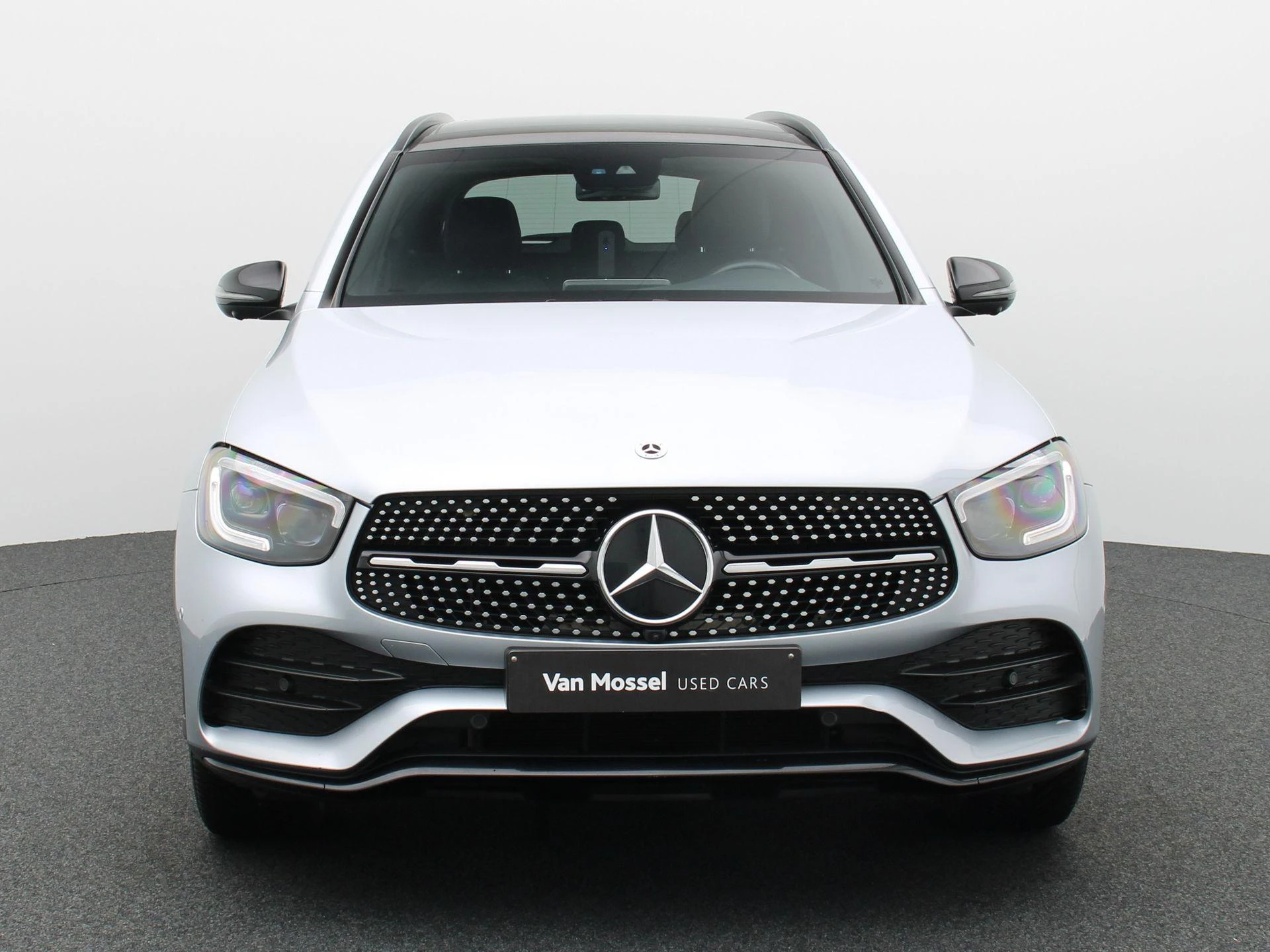 Mercedes-Benz GLC 200 d AMG LINE + CARPLAY + BURMESTER + PANO DAK +