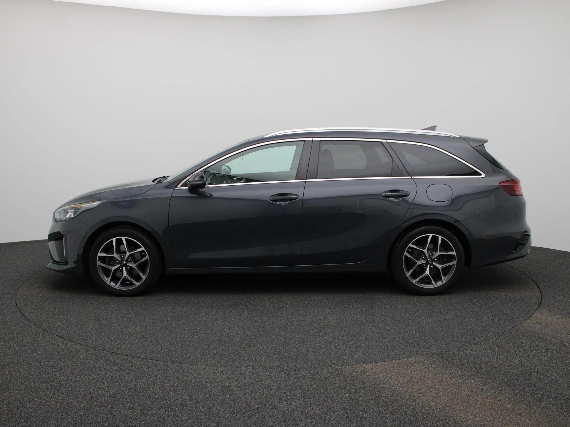 Kia-Ceed Sportswagon-image-3