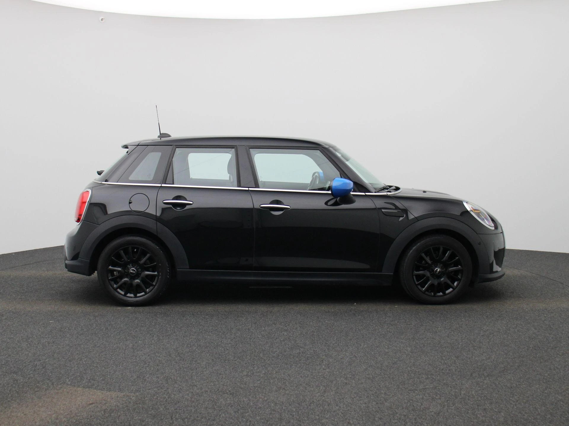MINI-One-image-5