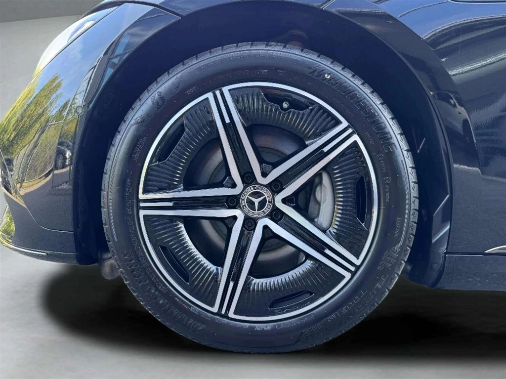 Mercedes-Benz-EQE-image-7