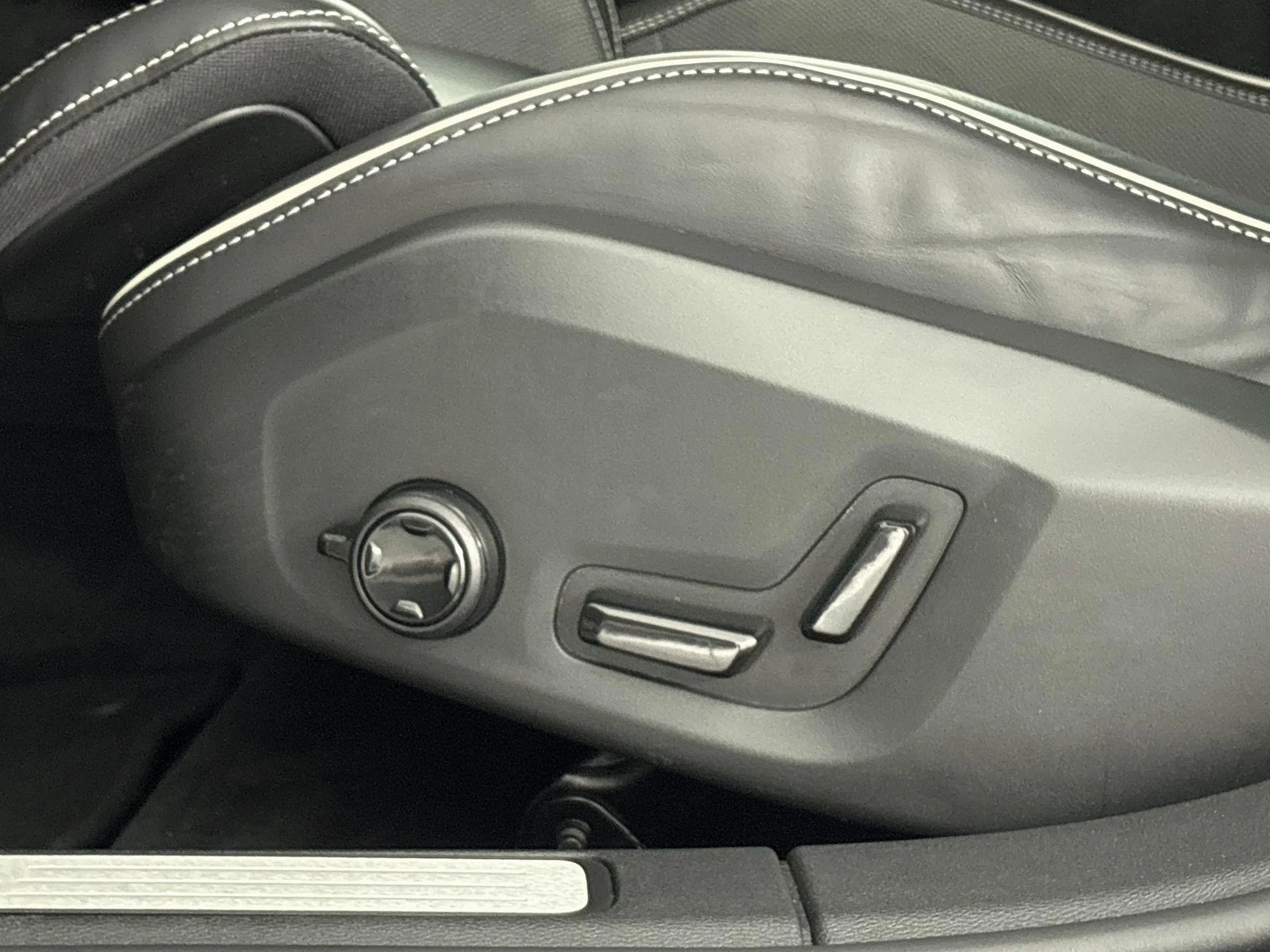 Volvo-V60-image-25