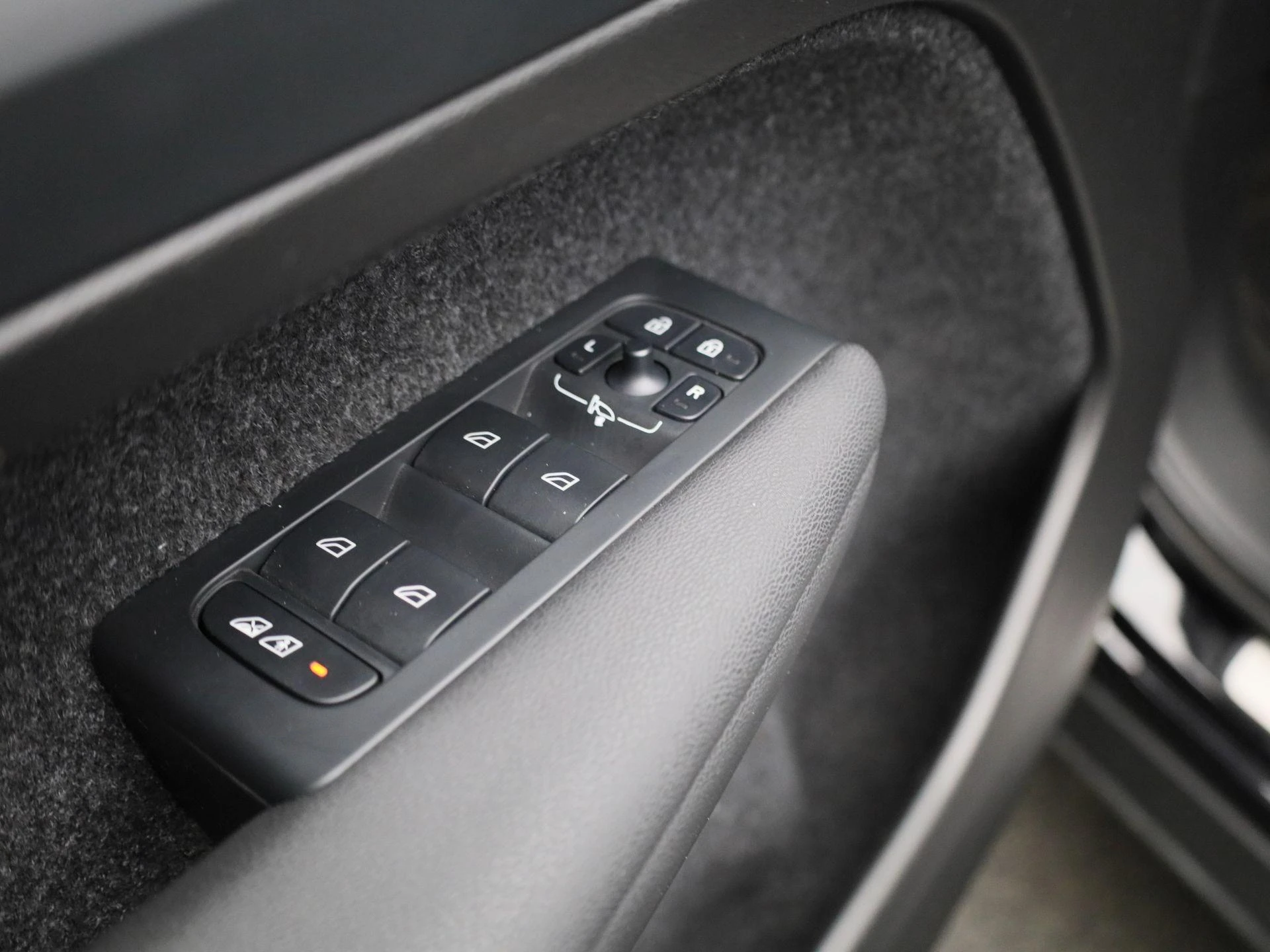 Volvo-XC40-image-30