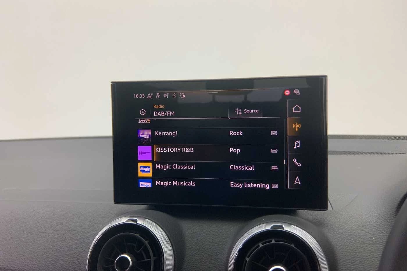 Audi-Q2-image-15