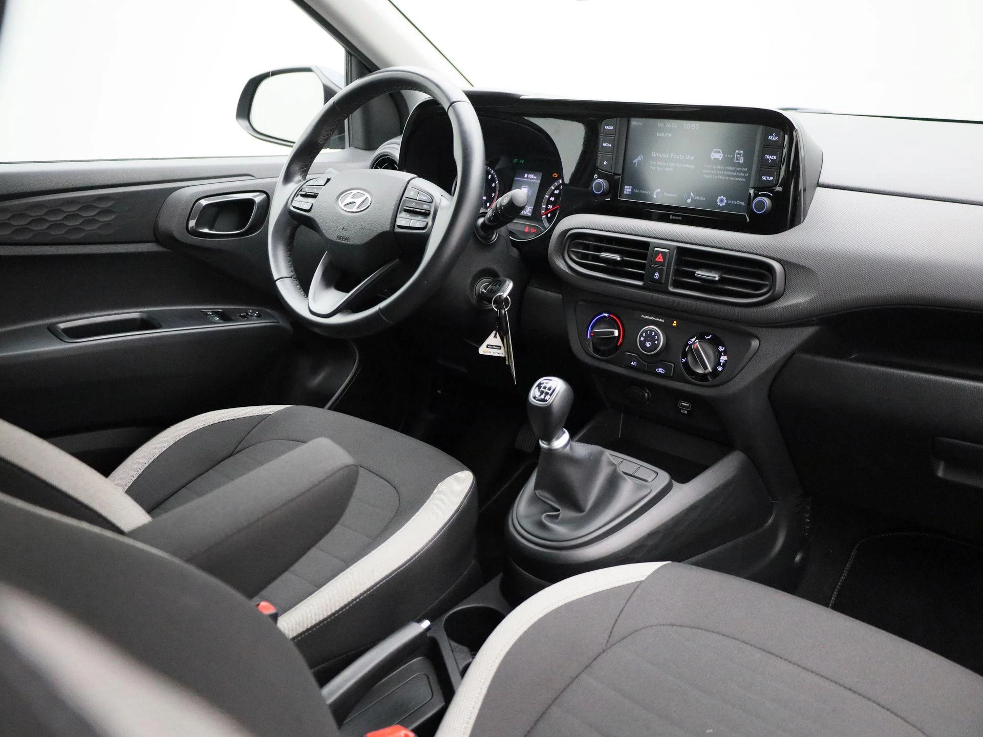 Hyundai-i10-image-32