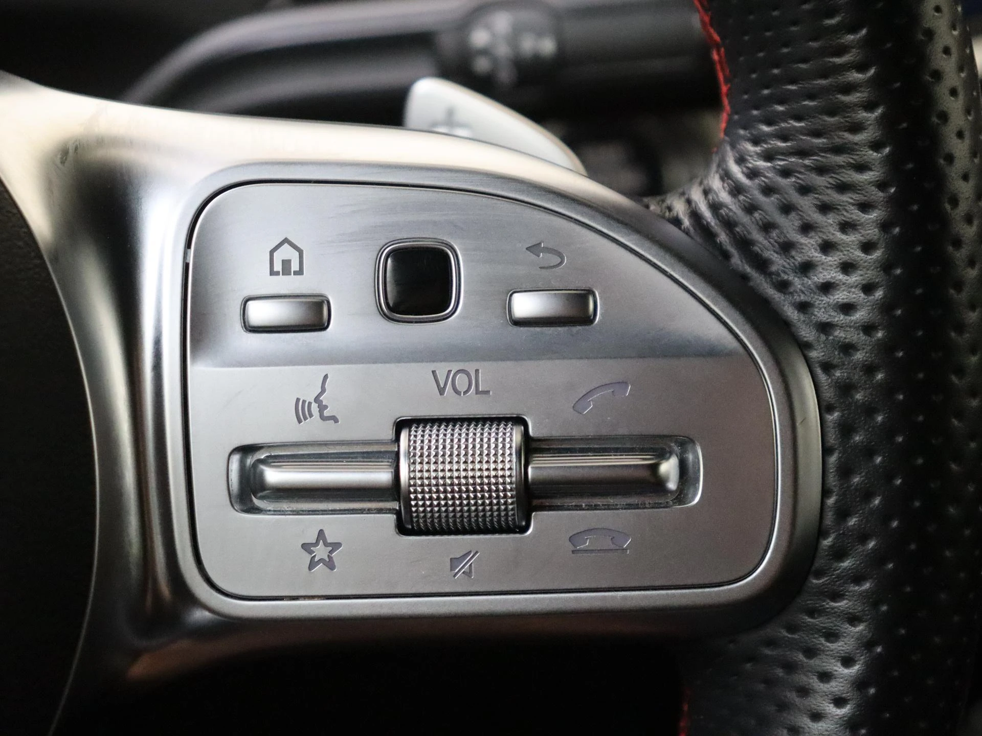 Mercedes-Benz-A-Klasse-image-13