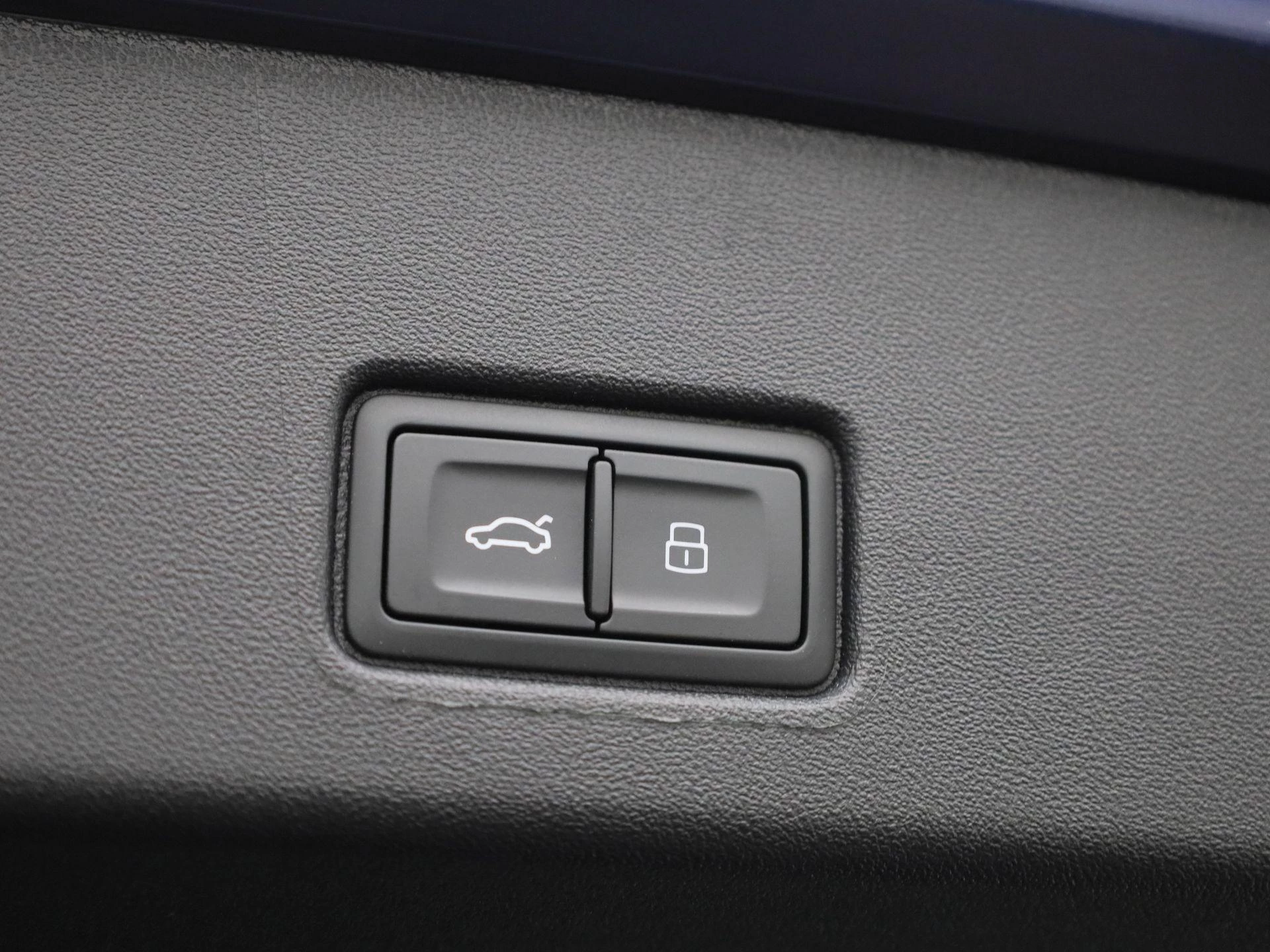Audi-Q4 e-tron-image-14