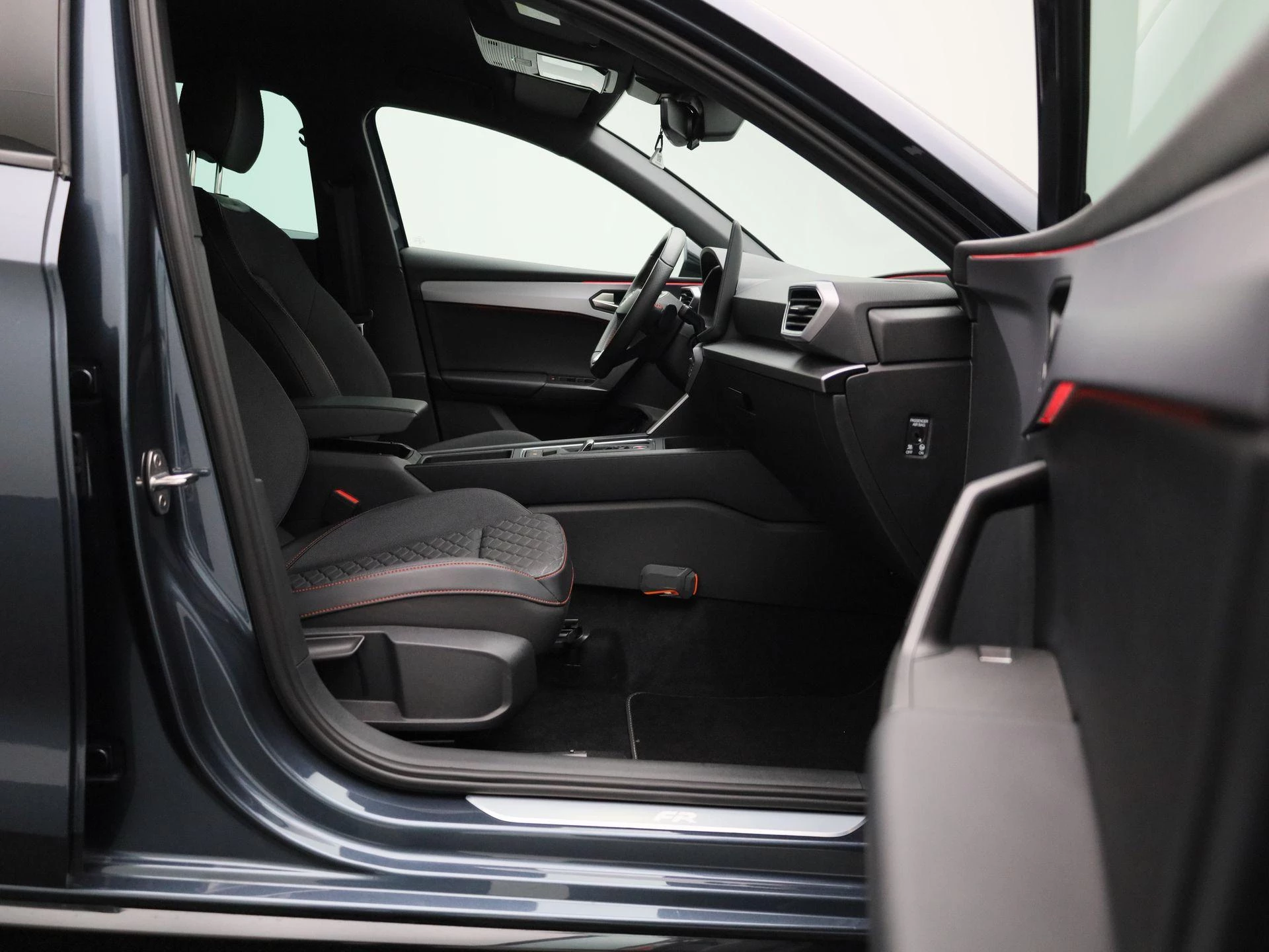 SEAT Leon Sportstourer 1.5 TSI e-Hybrid FR Business