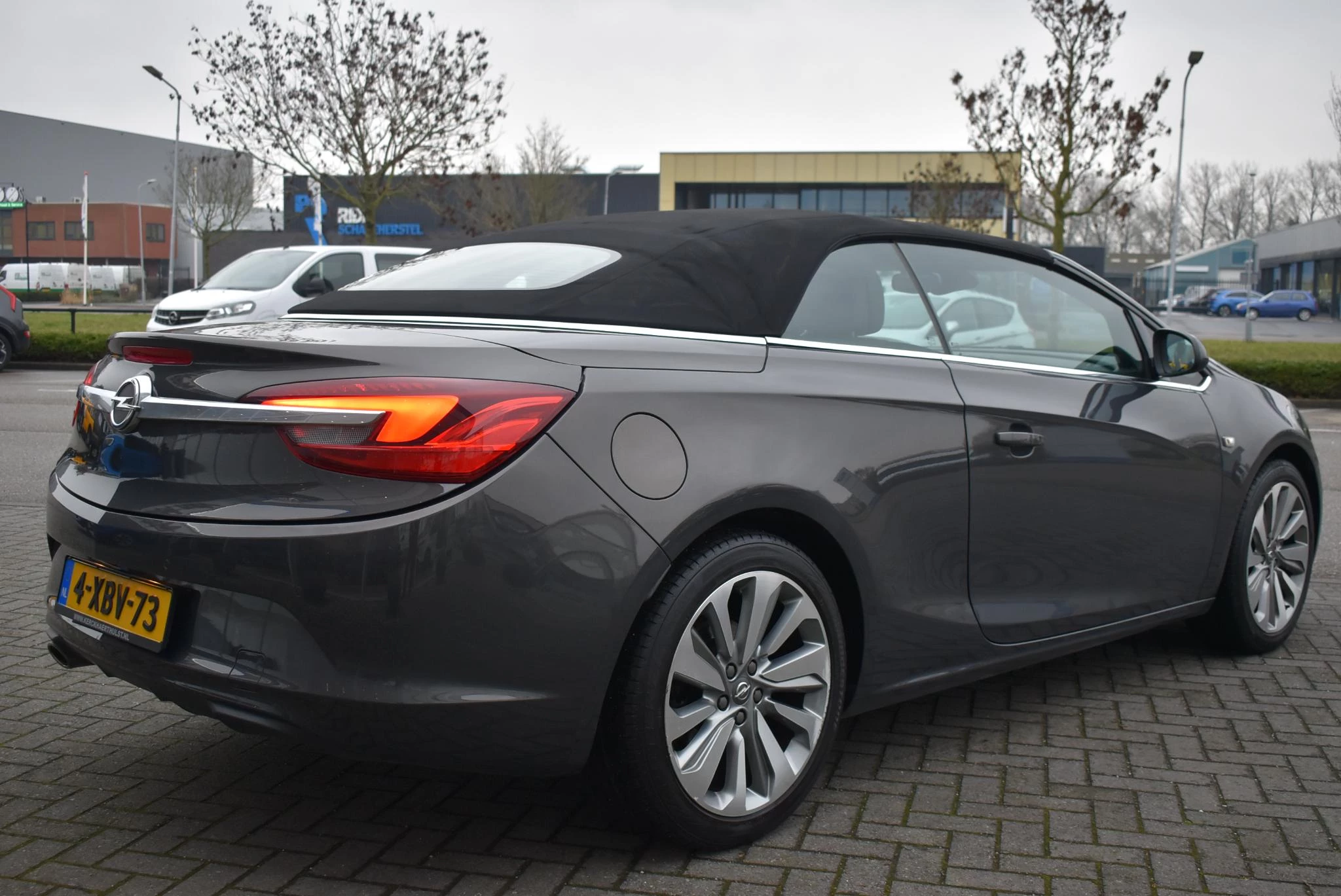 Opel-Cascada-image-4