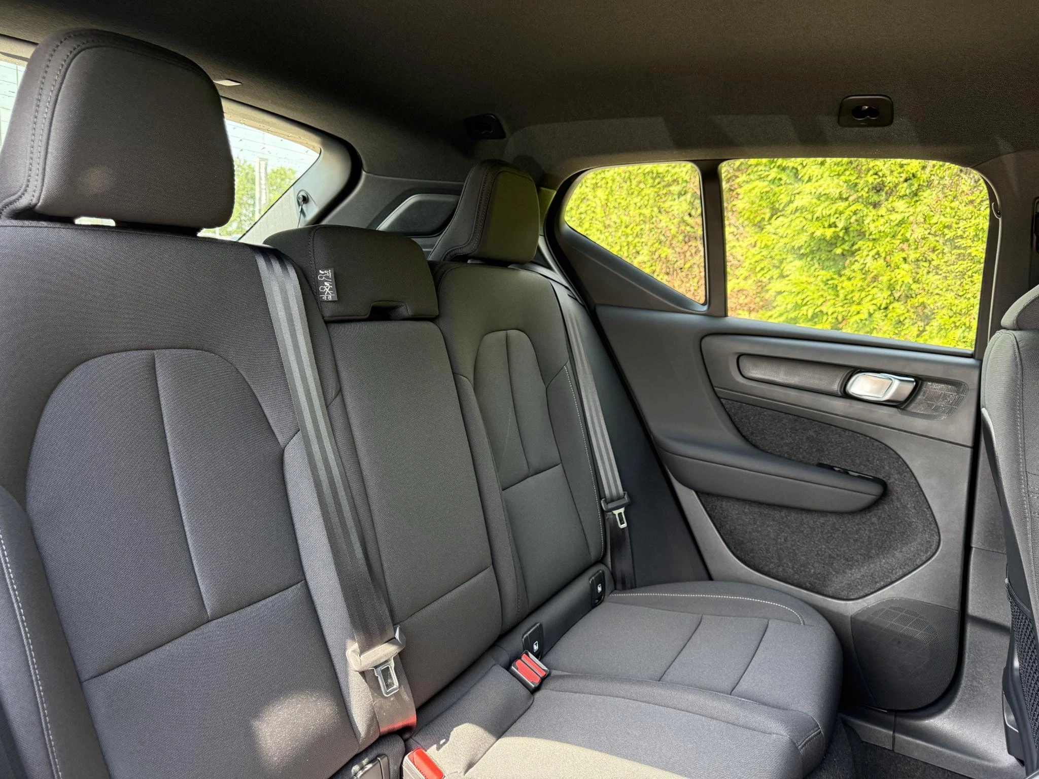 Volvo-EX40-image-3
