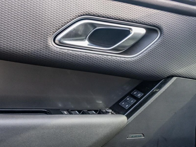 Land Rover-Range Rover Velar-image-13