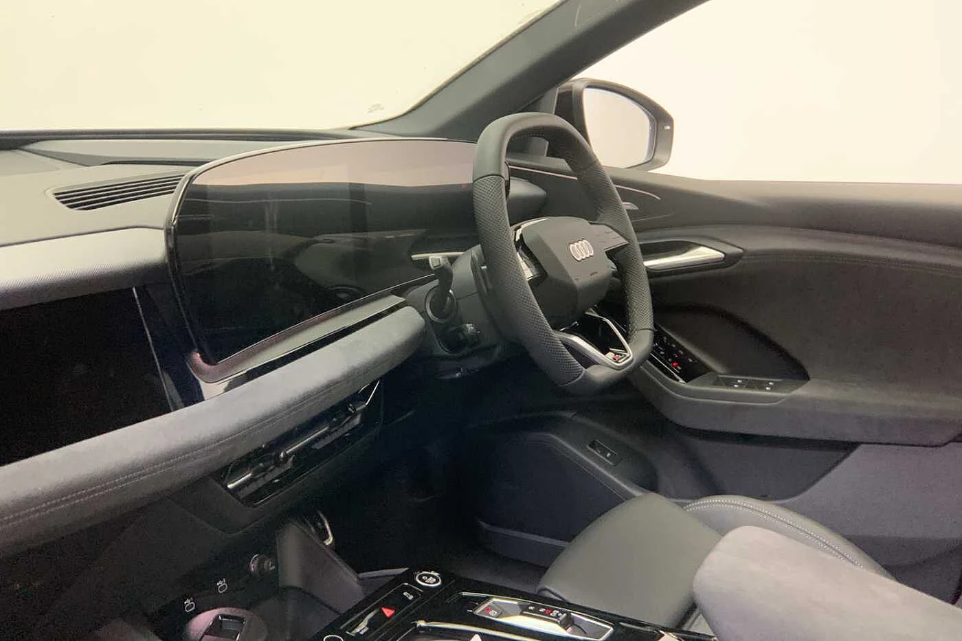 Audi-Q6 e-tron-image-1