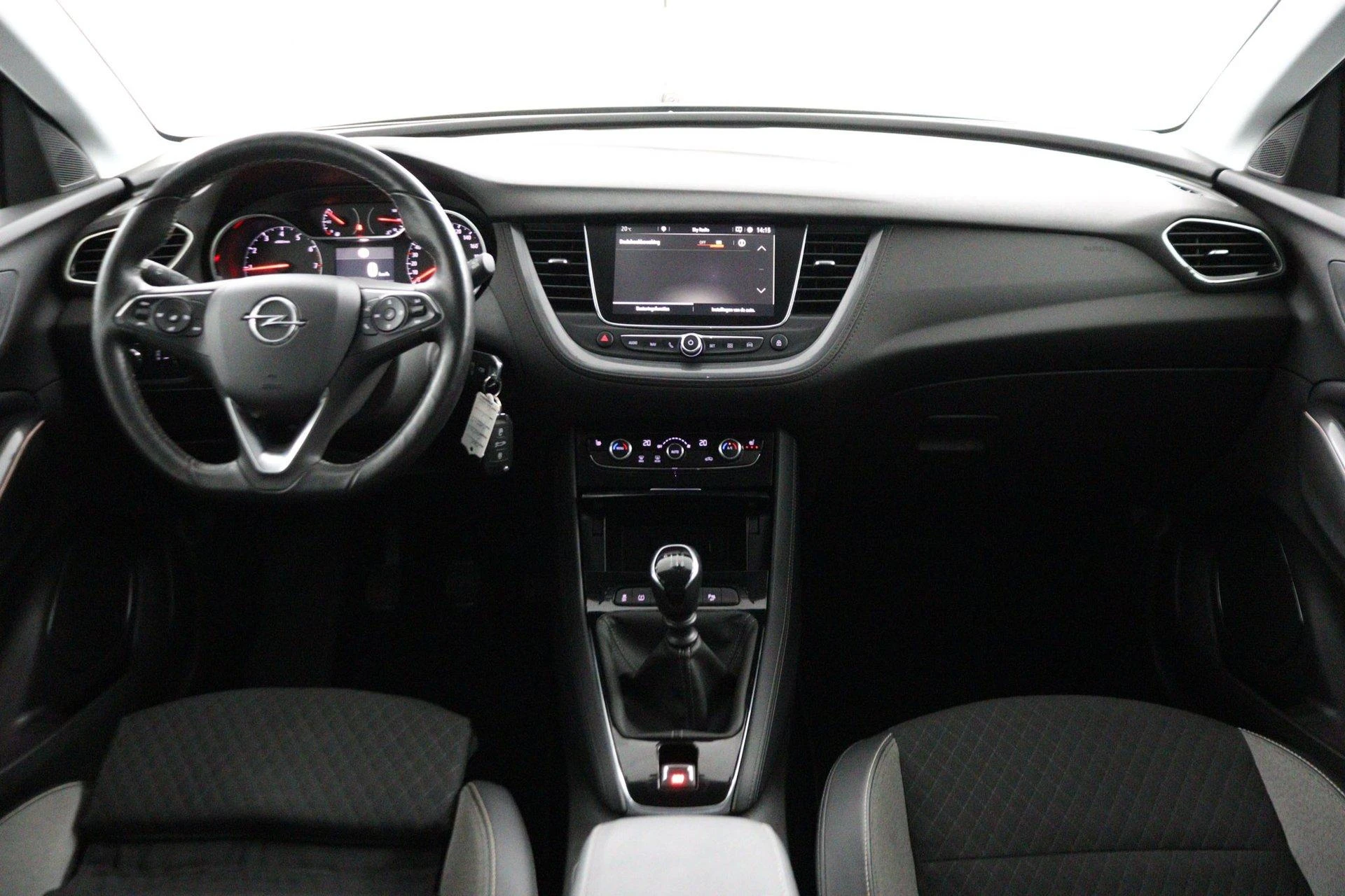 Opel-Grandland X-image-16