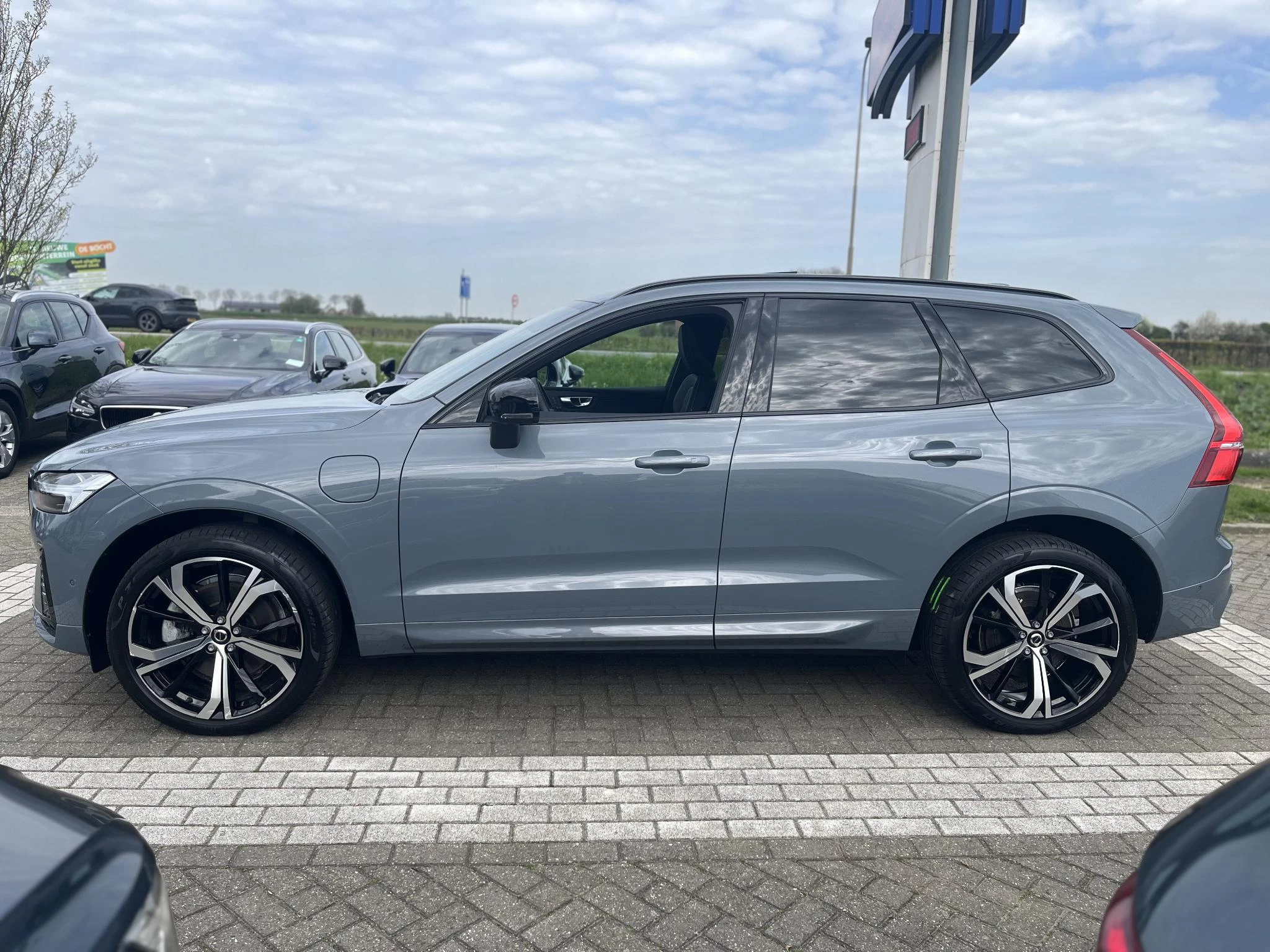 Volvo-XC60-image-2