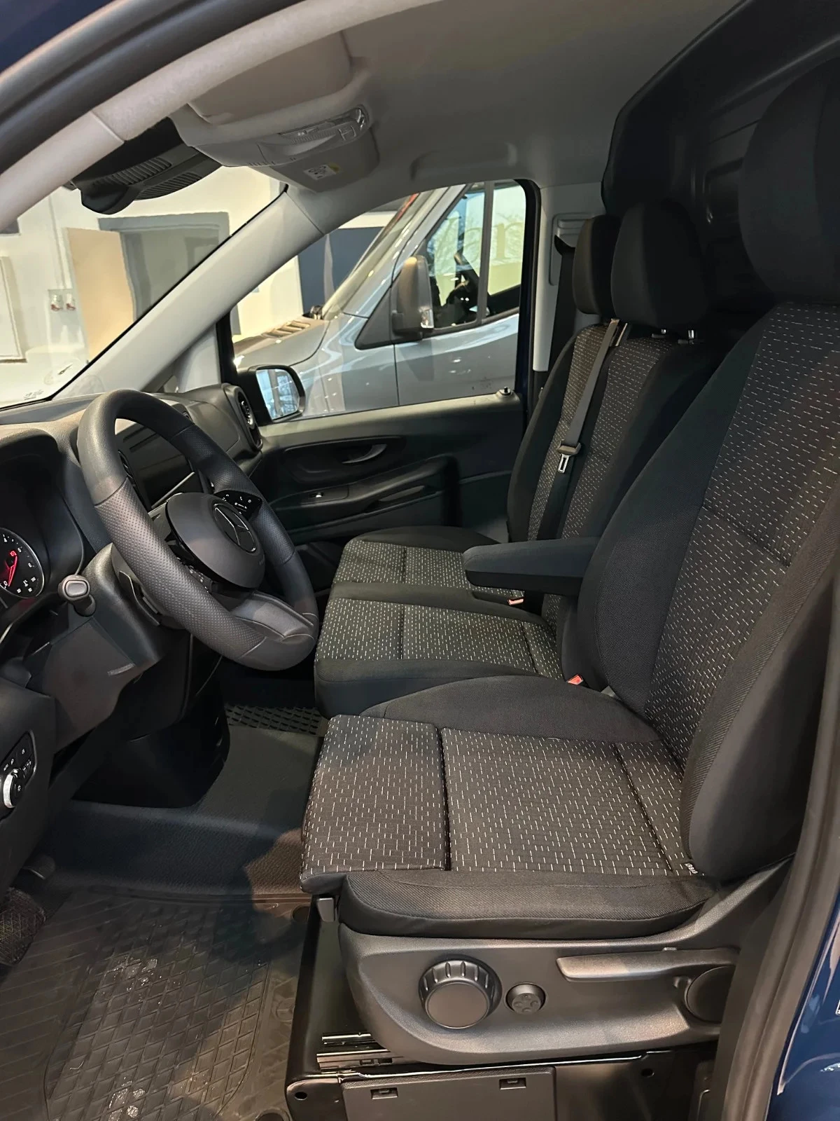 Mercedes-Benz-Vito-image-3