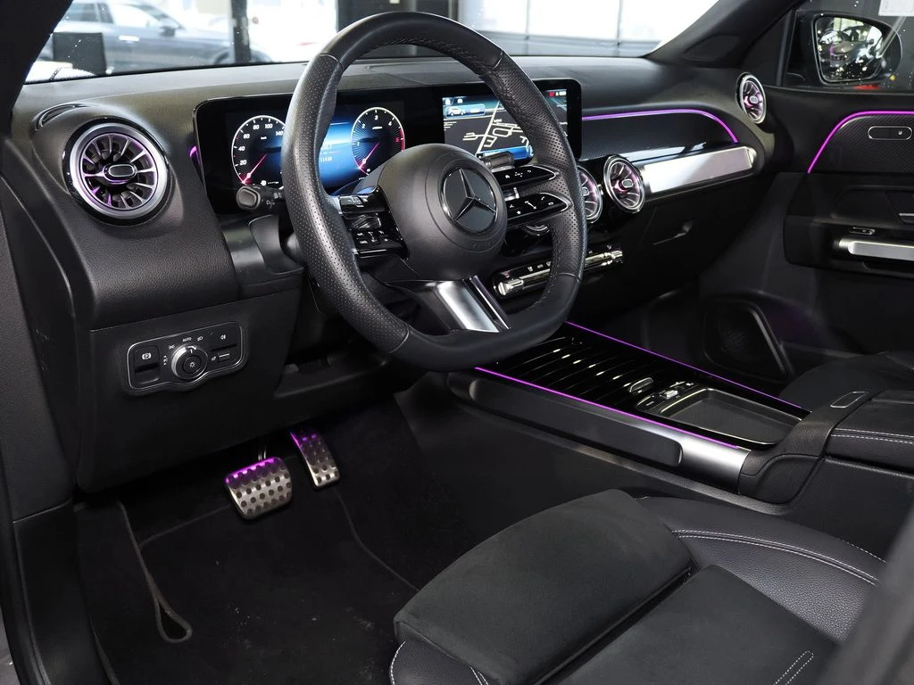 Mercedes-Benz-GLB 200 d-image-8