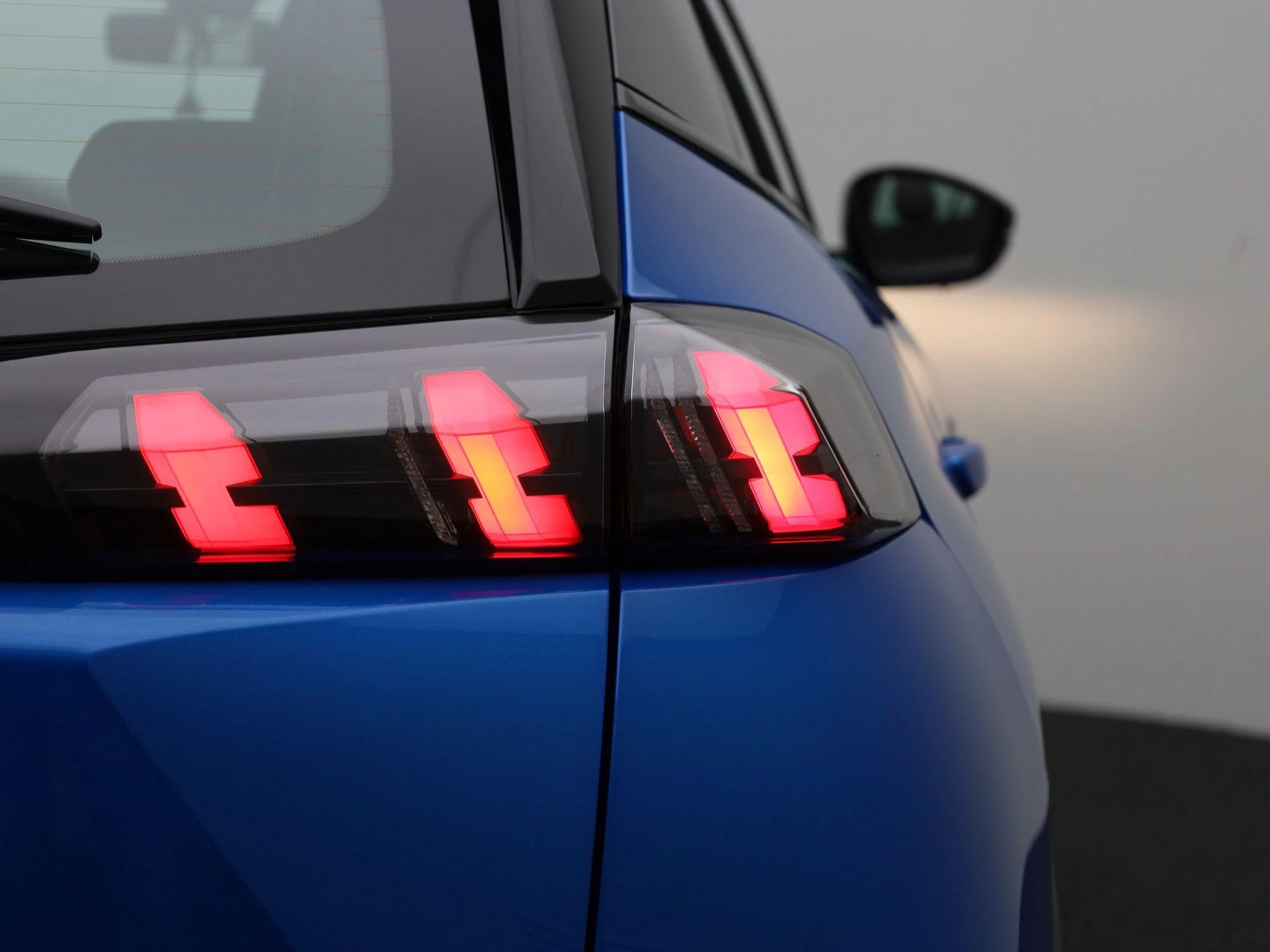 Peugeot-e-2008-image-36