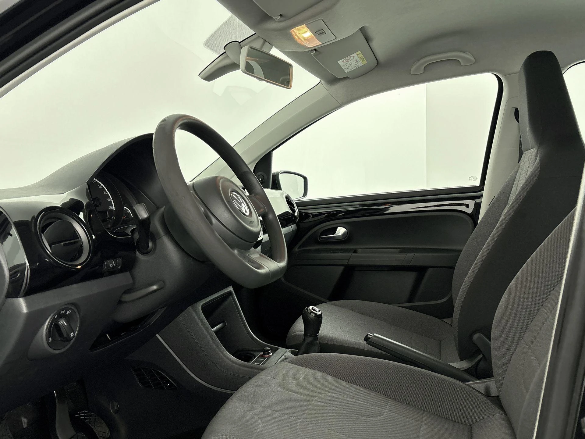 Volkswagen-up!-image-9