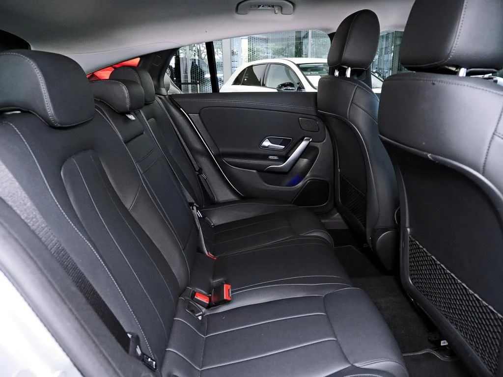 Mercedes-Benz-CLA 250 e-image-15